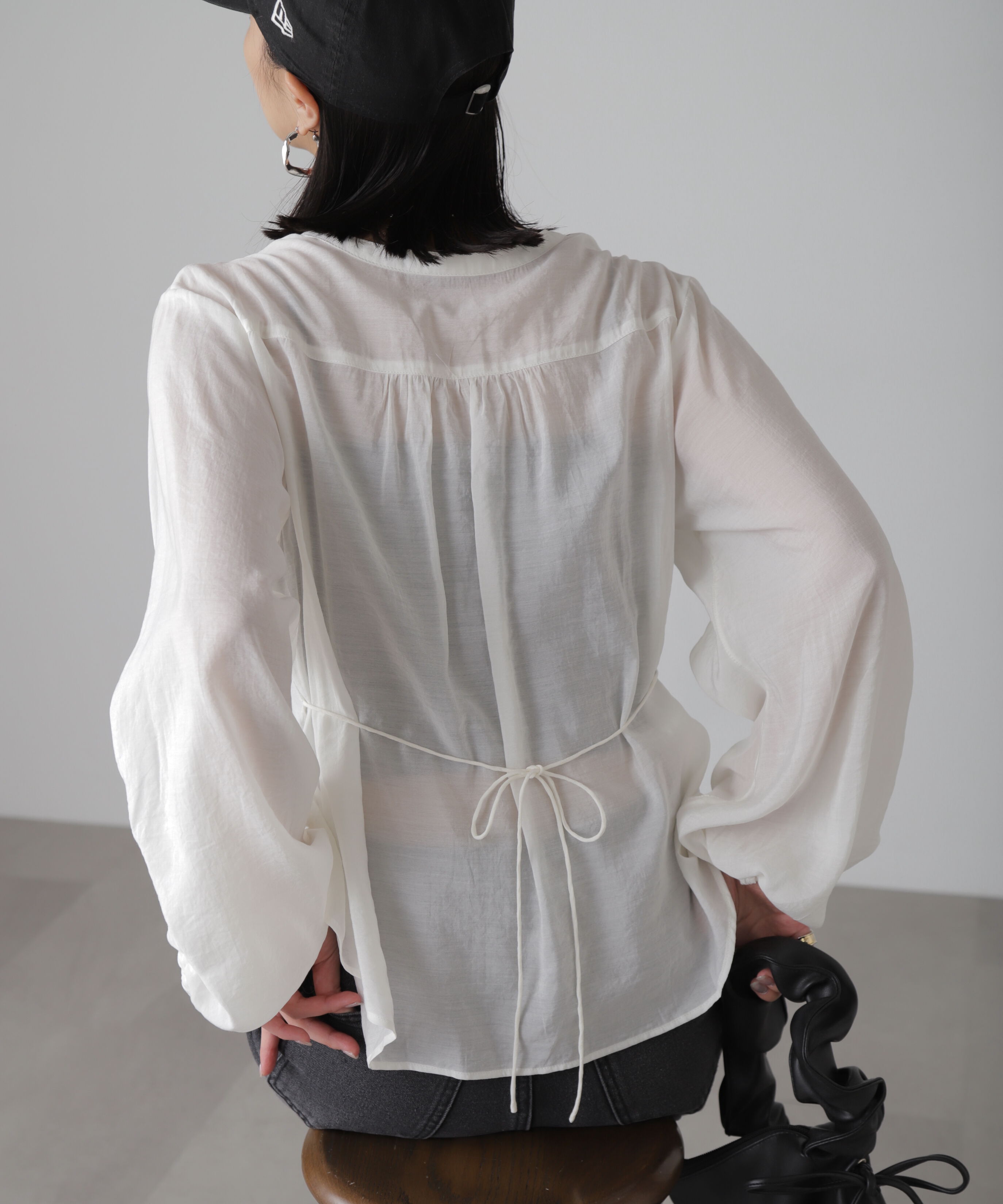  「Ｖネックシャーリングブラウス」|シャツ・ブラウス|