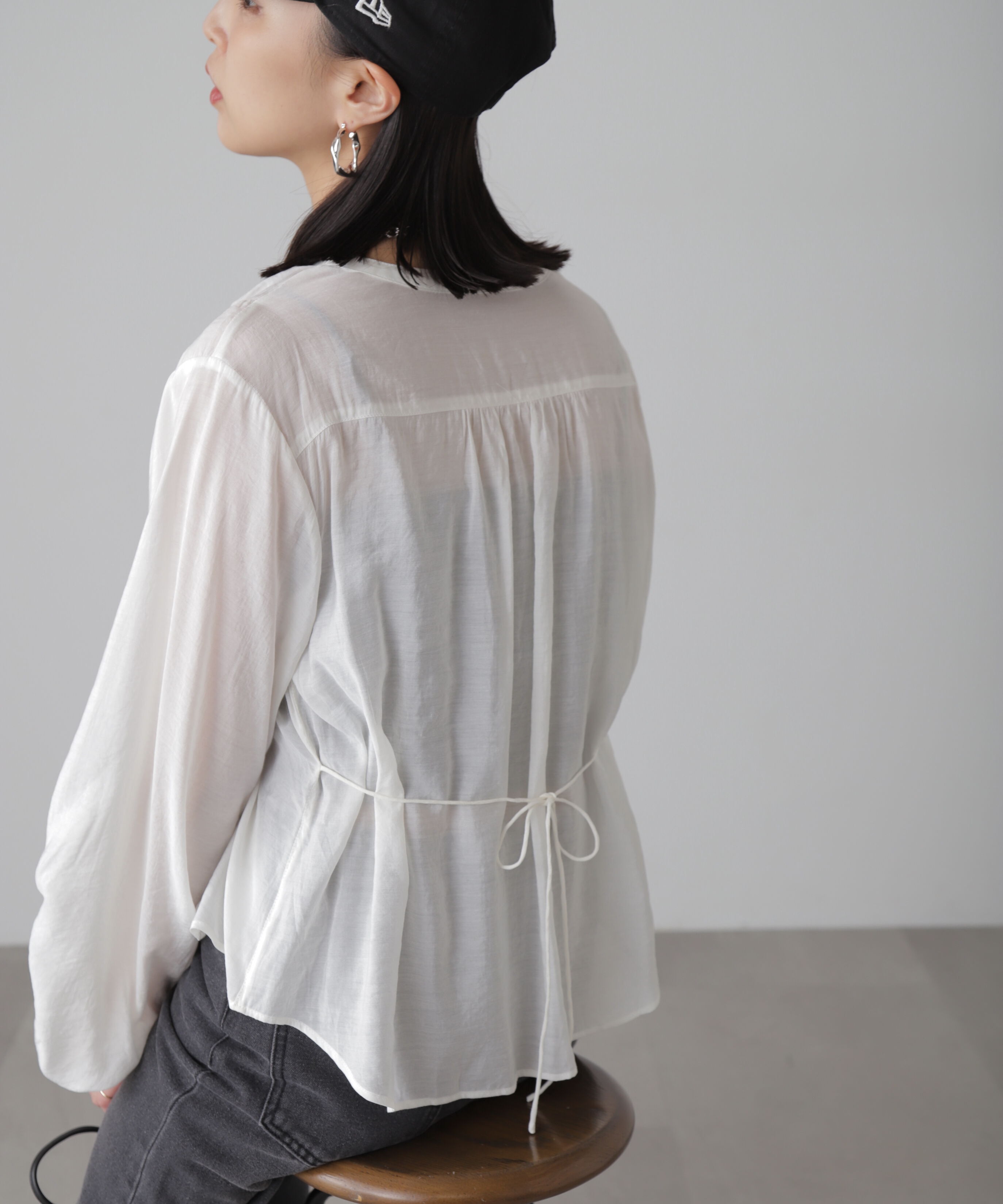  「Ｖネックシャーリングブラウス」|シャツ・ブラウス|