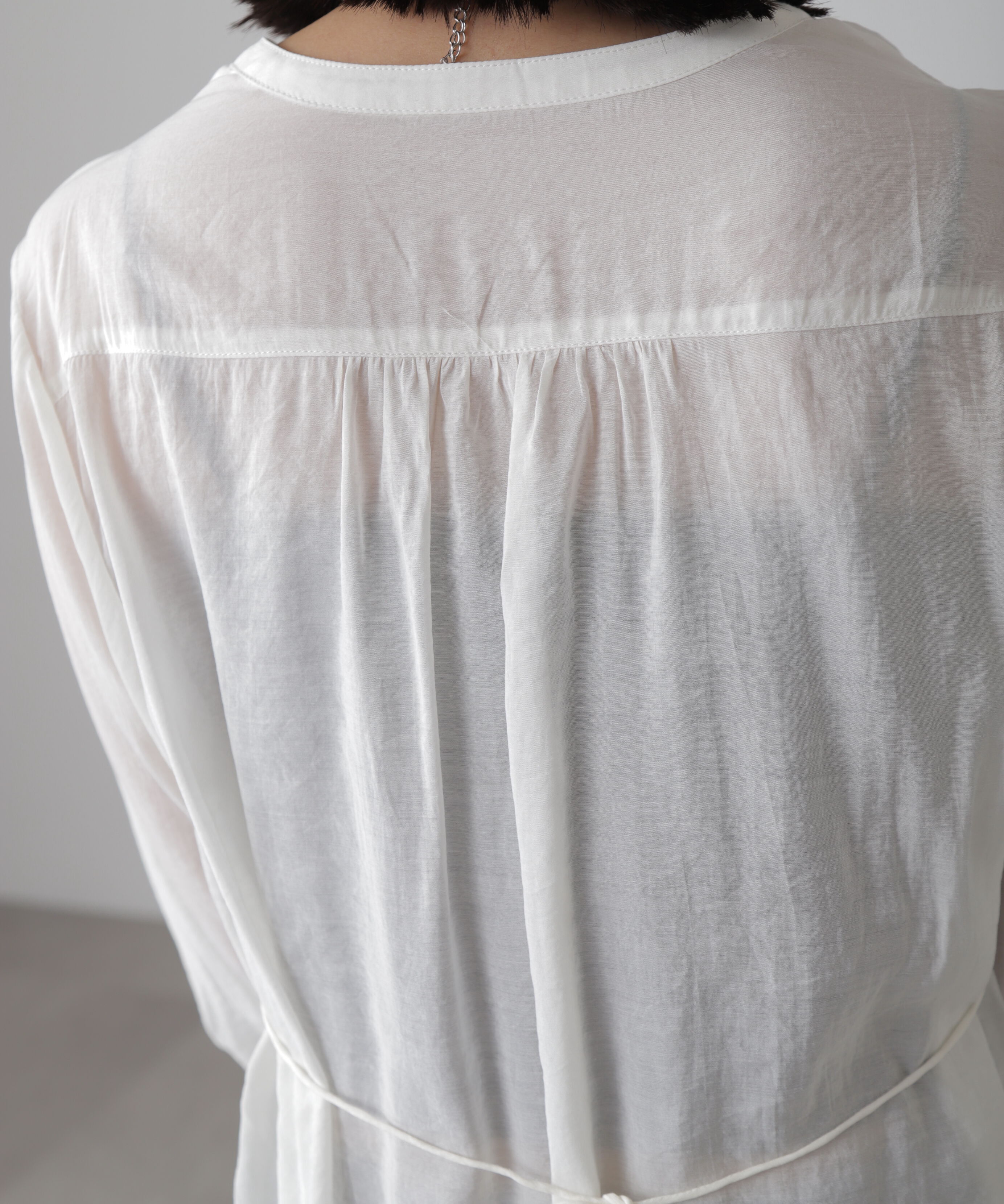  「Ｖネックシャーリングブラウス」|シャツ・ブラウス|