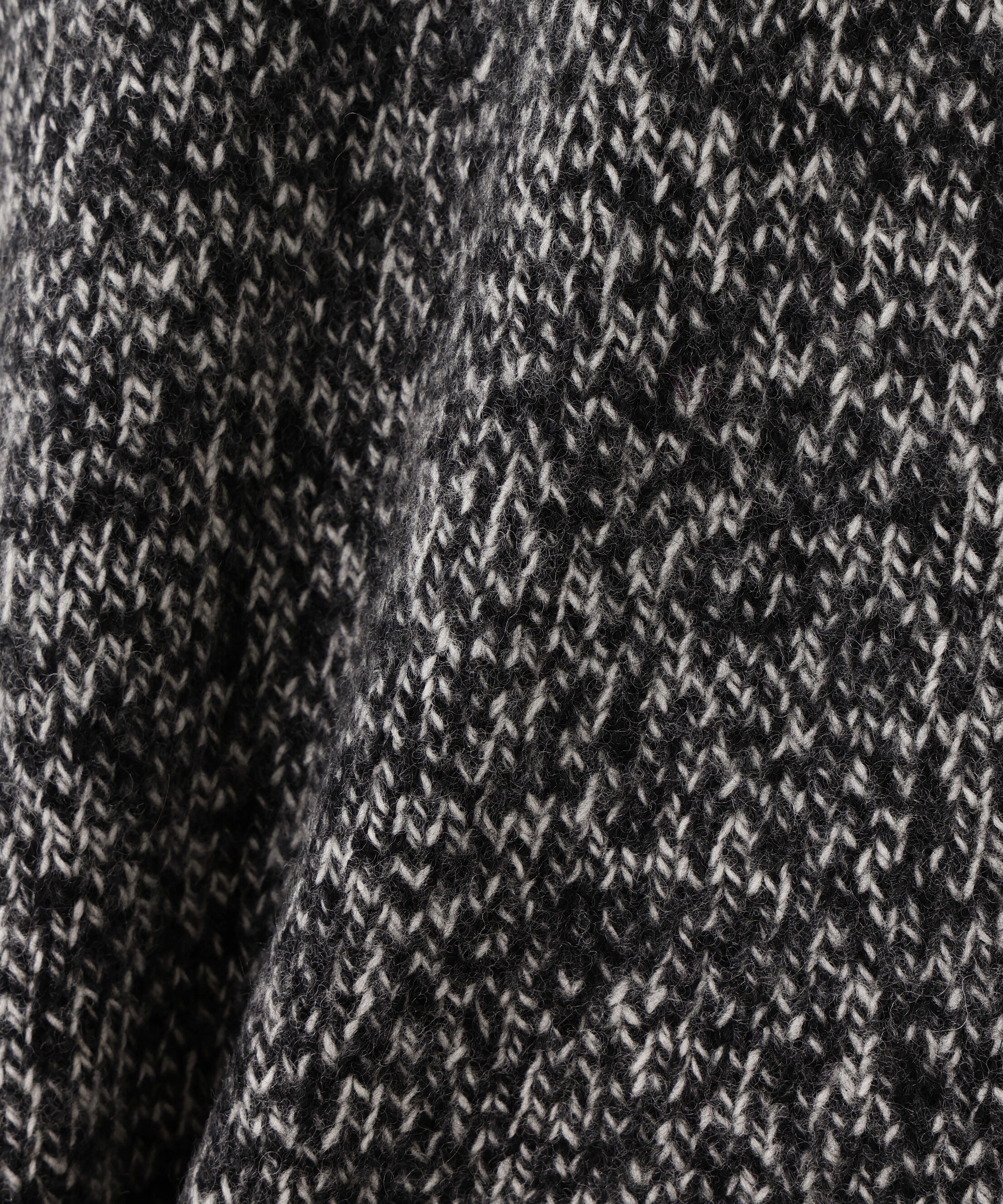 YLEVE 「YLEVE / WOOL CASHMERE MELANGE KNIT V NECK PULL OVER」|ニット・セーター|