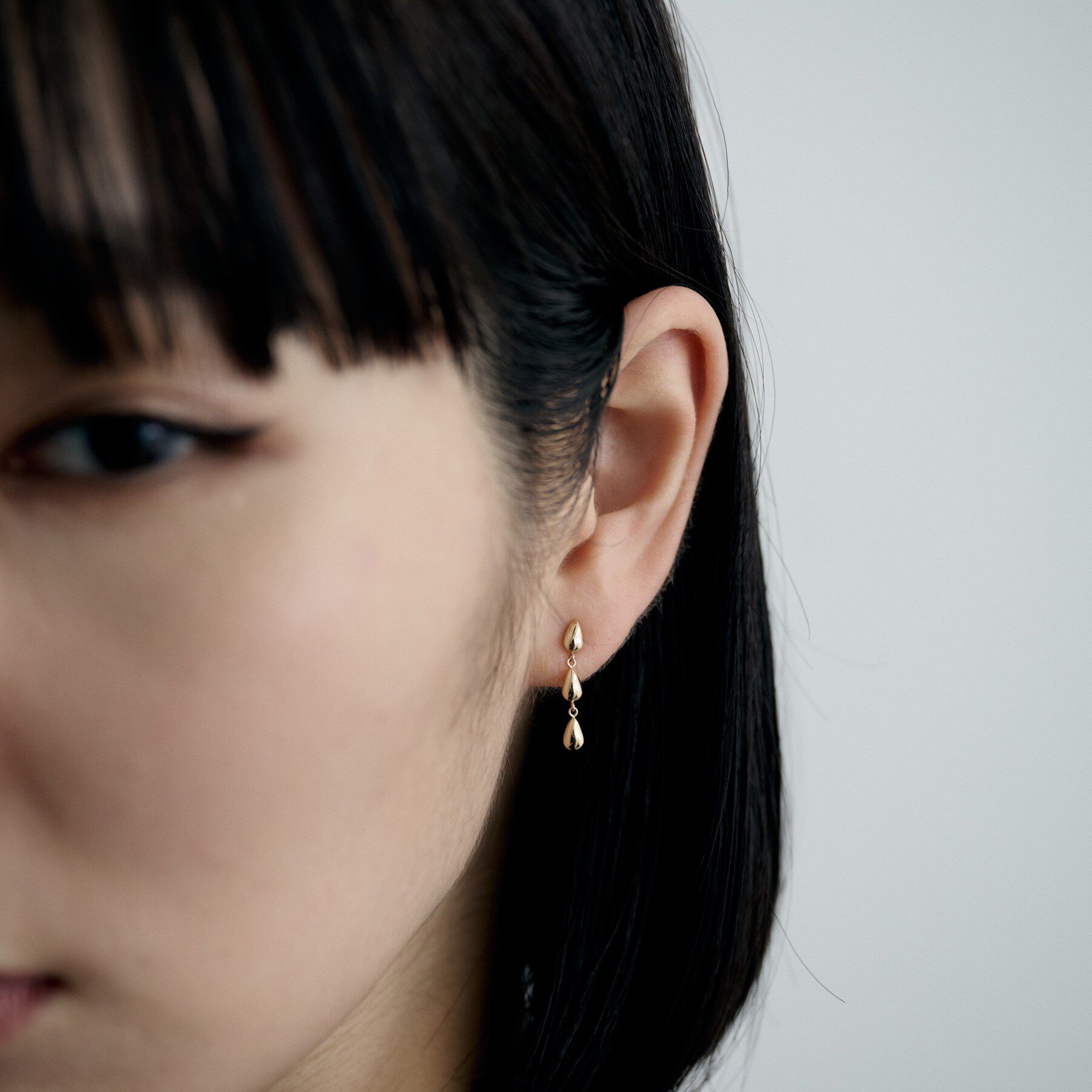 COCOSHNIK ONKITSCH「K10ホロウトリプルペアシェイプピアス」|ピアス|