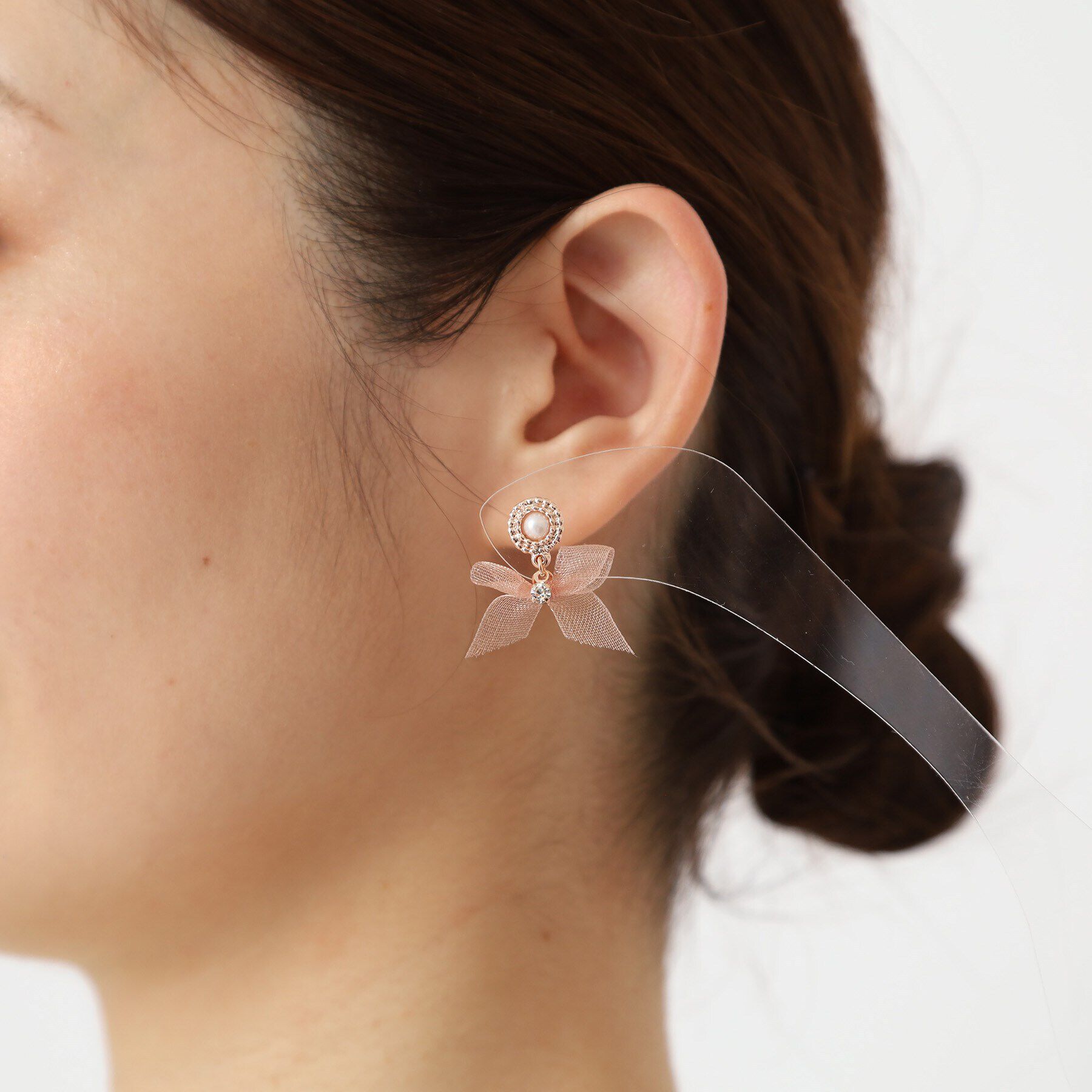 Grandedge「ピアス ニッケルフリー シアー リボン パール調 ストーン チタンポスト ドロップピアス」|ピアス|