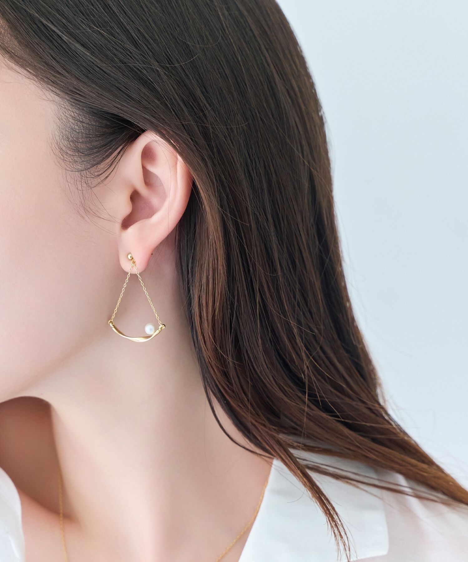 Phoebe「【金属アレルギー対応】スライヴパールトライアングルピアス　ゴールド/ニッケルフリー」|ピアス|