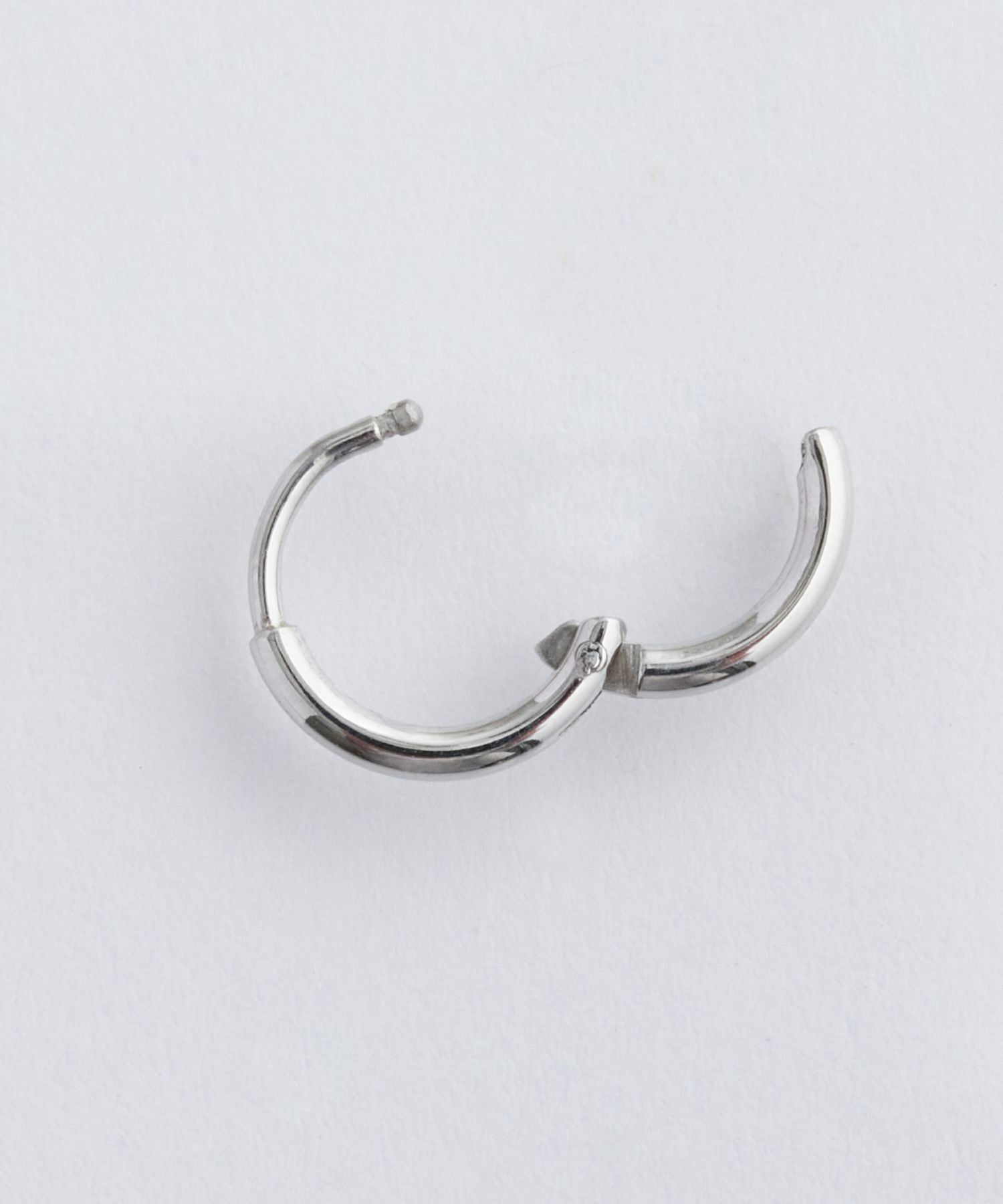 Phoebe「【金属アレルギー対応】ミニフープピアス(片耳)/サージカルステンレス シルバー」|ピアス|
