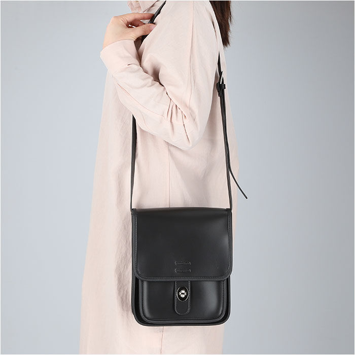 BACKYARD FAMILY「Rename リネーム フロントバックル ショルダーバッグ 通販 ショルダーバック ミニショルダー」|ショルダー・メッセンジャー|