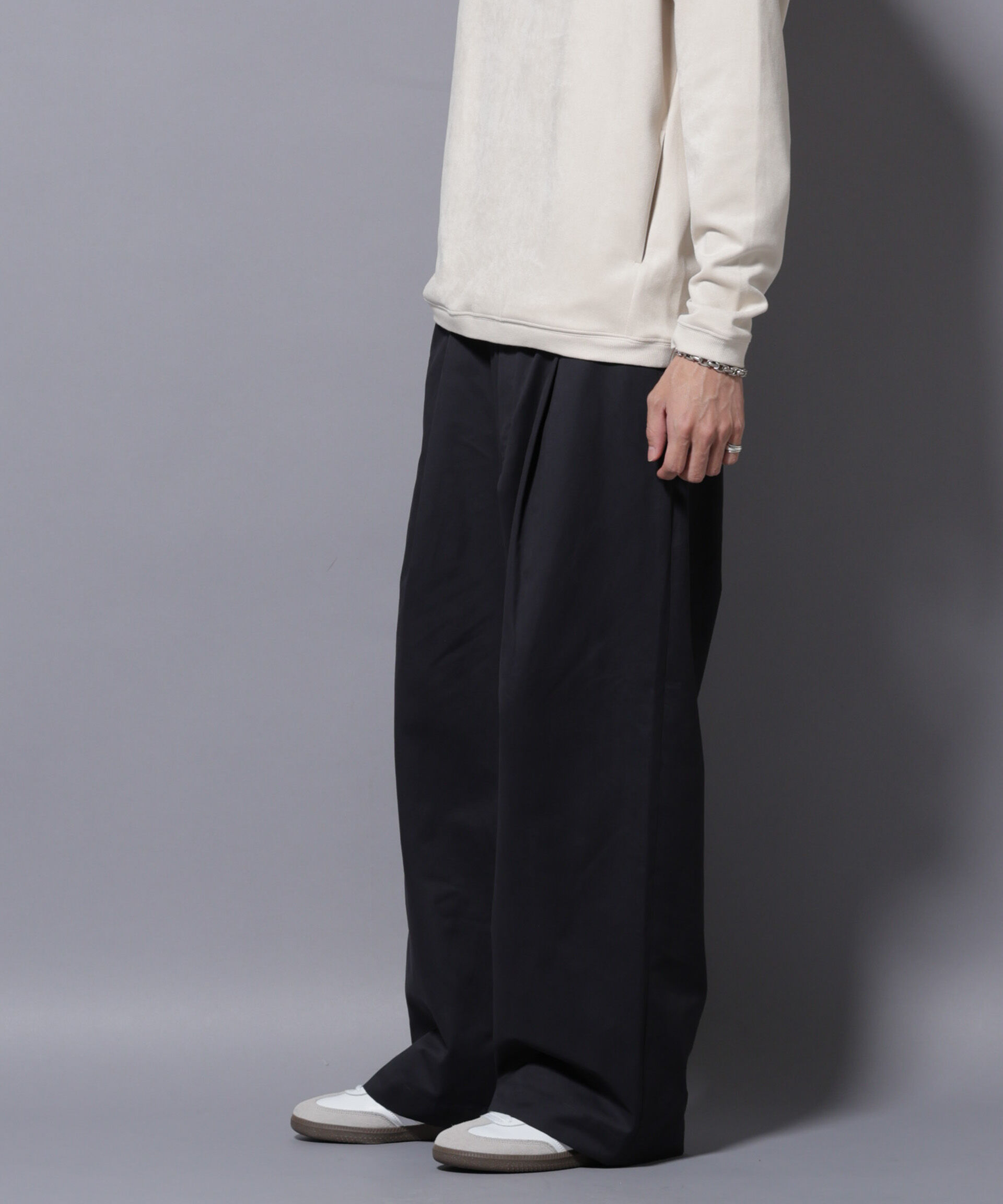 nano･universe「オイルドライクバギーパンツ」|チノ|