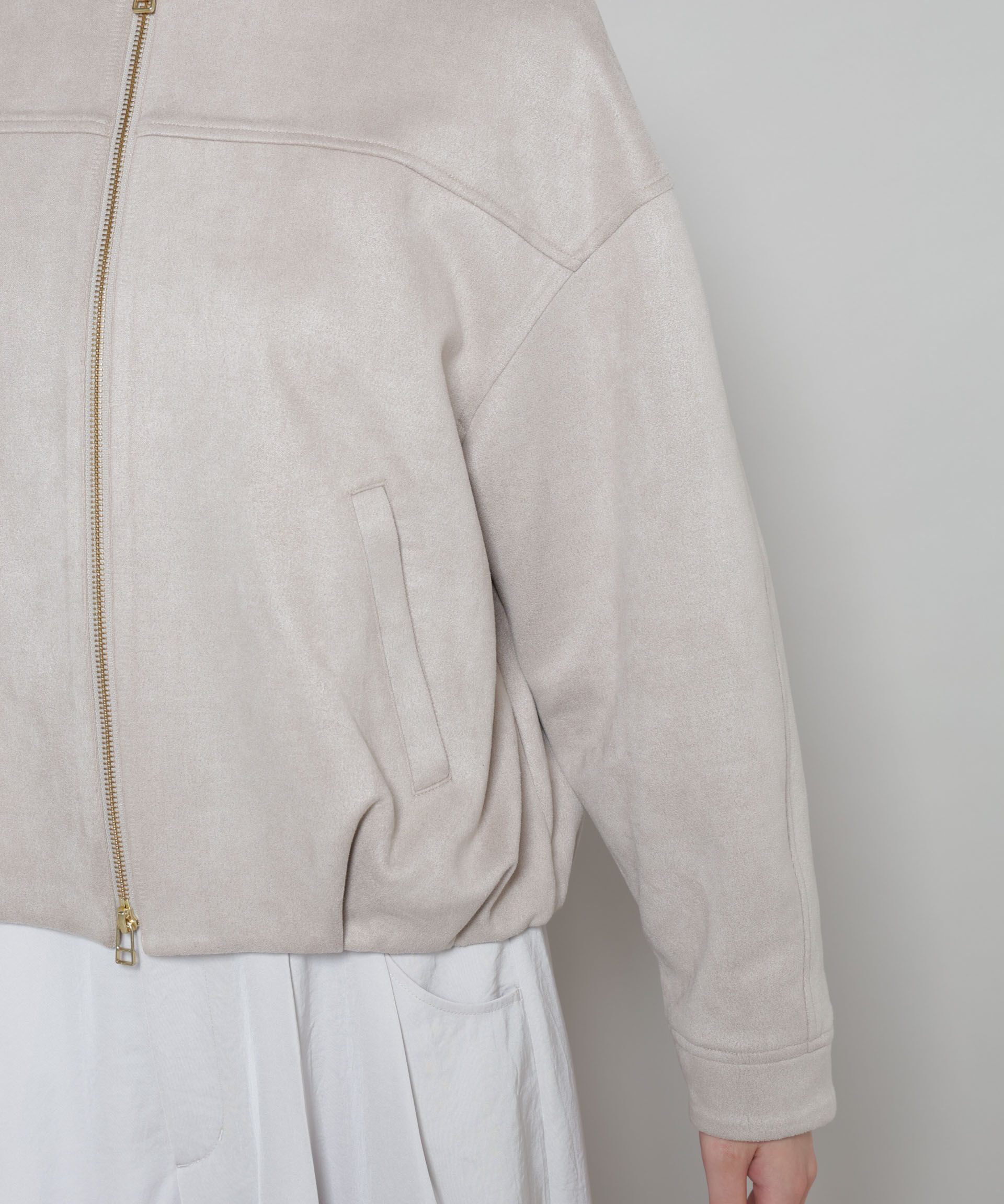 nano･universe「フェイクスエードボンディングノーカラーブルゾン」|ブルゾン・スタジャン|