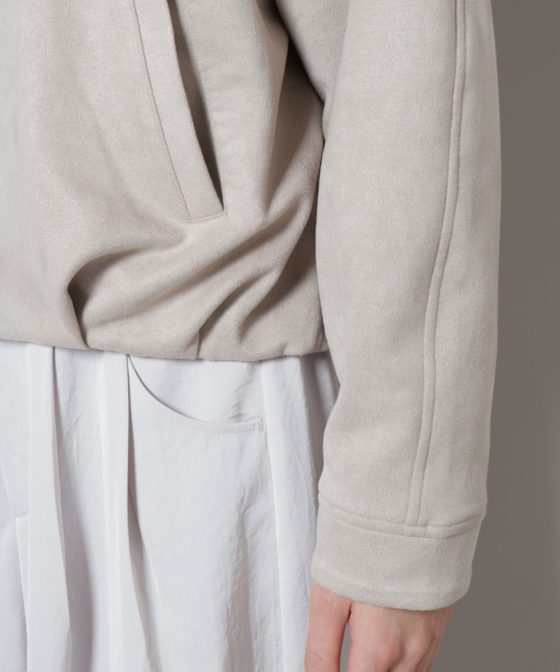 nano･universe「フェイクスエードボンディングノーカラーブルゾン」|ブルゾン・スタジャン|