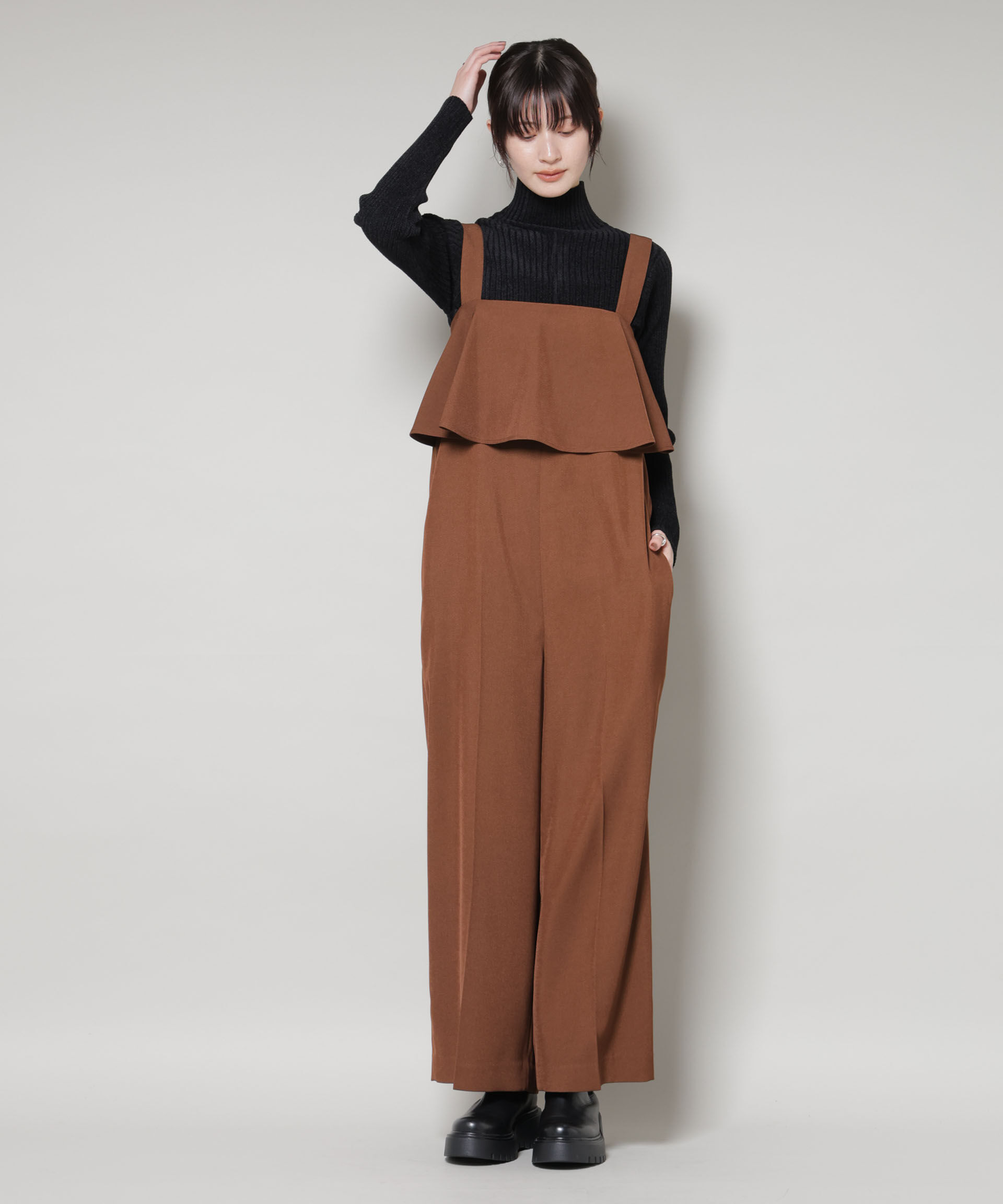 nano･universe「フロントフリルサロペットパンツ」|ワンピース|ブラウン