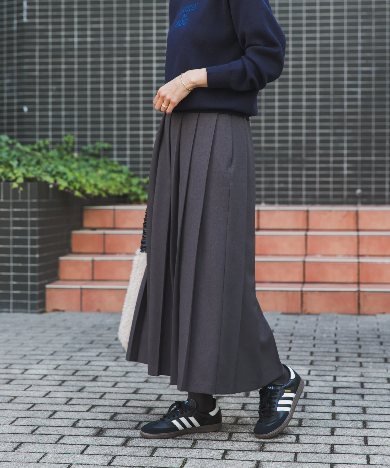 URBAN RESEARCH DOORS「『UR TECH SMOOTHLUXE』片ヒダプリーツスカート」|スカート|