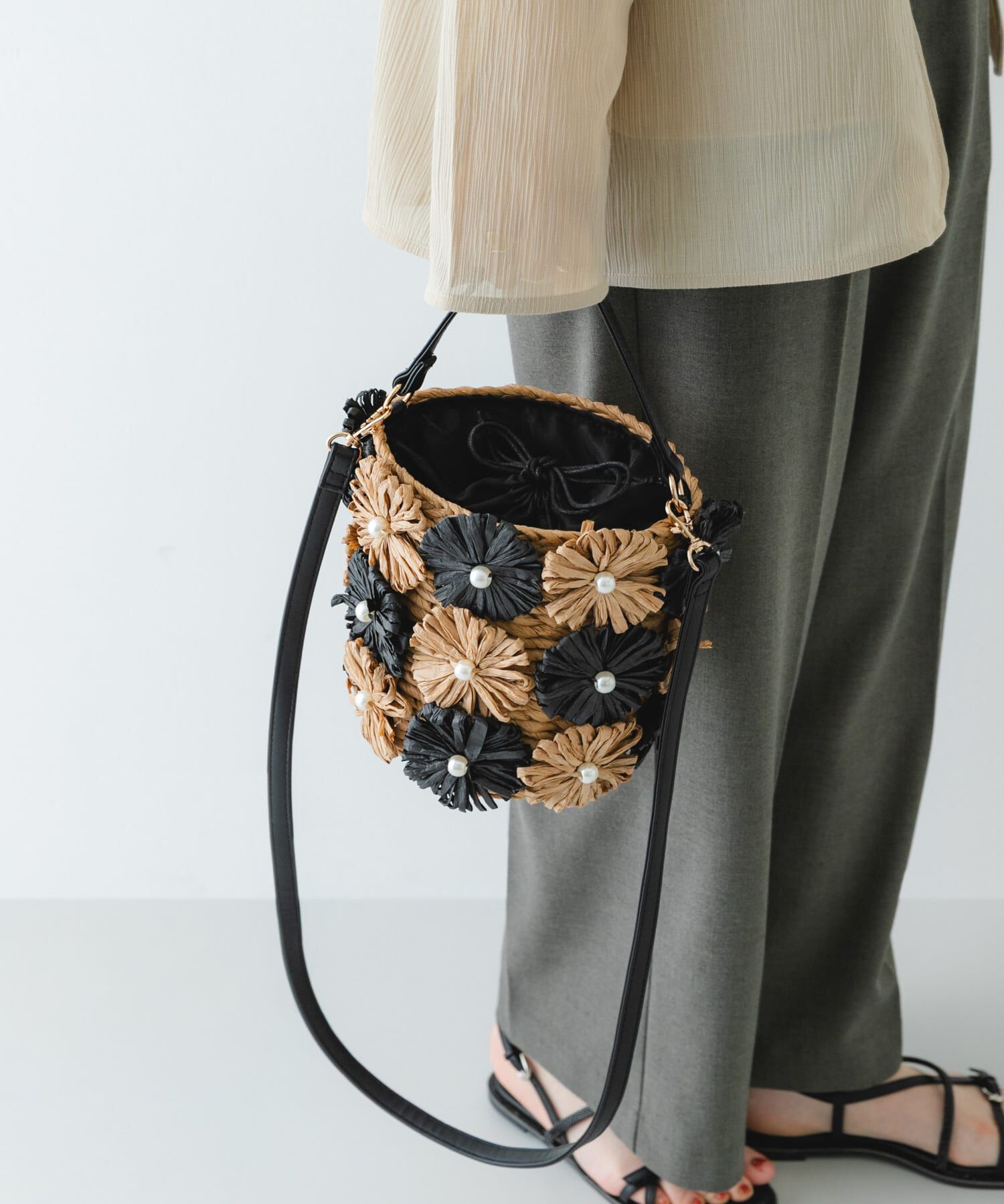 RODE SKO「フラワーモチーフ雑材バケツバッグ」|ショルダー・メッセンジャー|