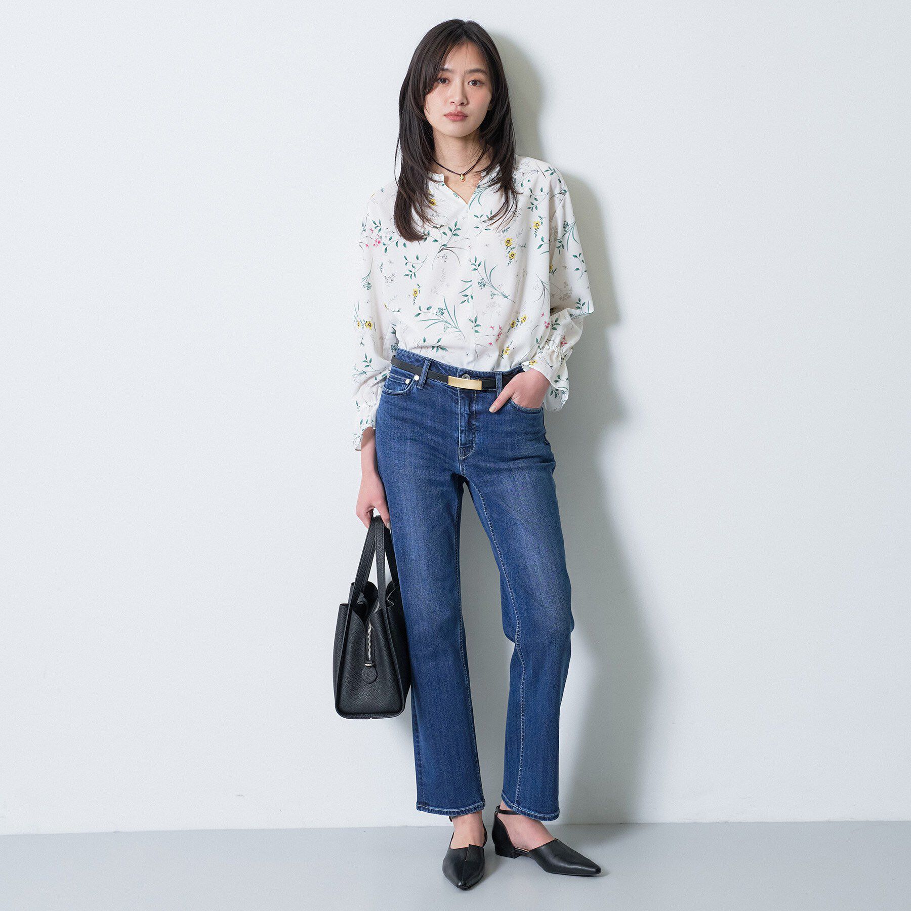 INDIVI「【春の新色登場！褒められデニム】スリムストレート デニムパンツ」|デニム|