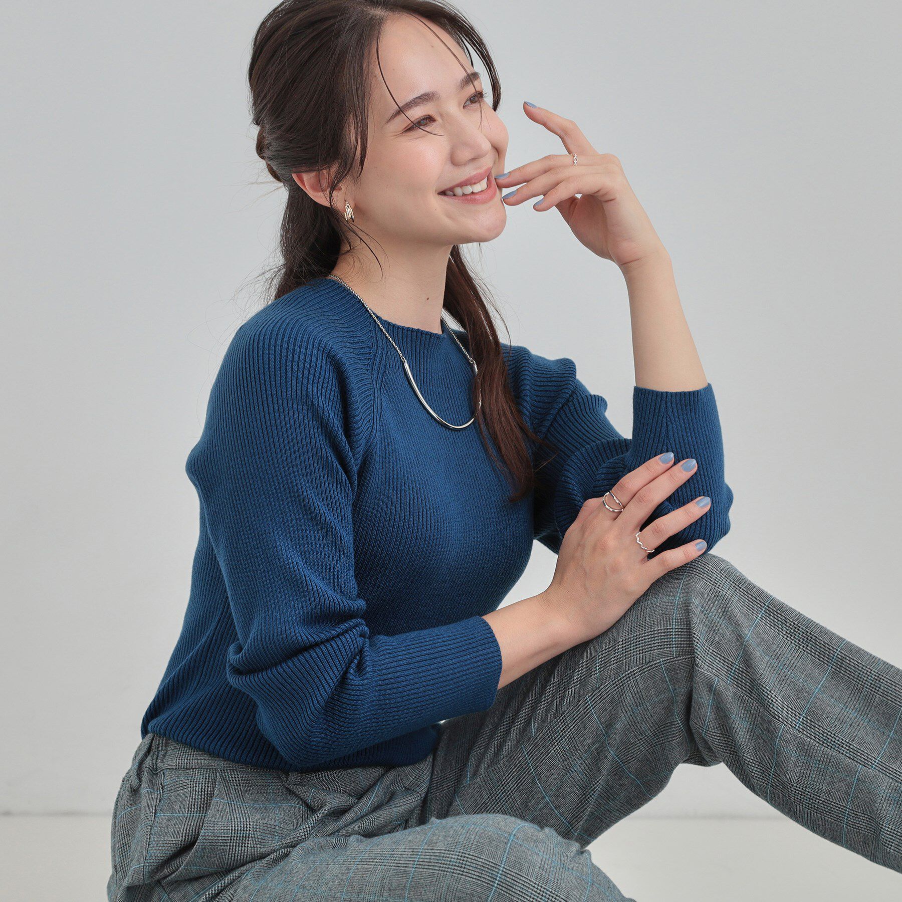 SHOO･LA･RUE「【絶妙なゆるピタ/洗濯機可】ちくちくしにくい リブハイネックやわらかニット」|ニット・セーター|ブルー(092)