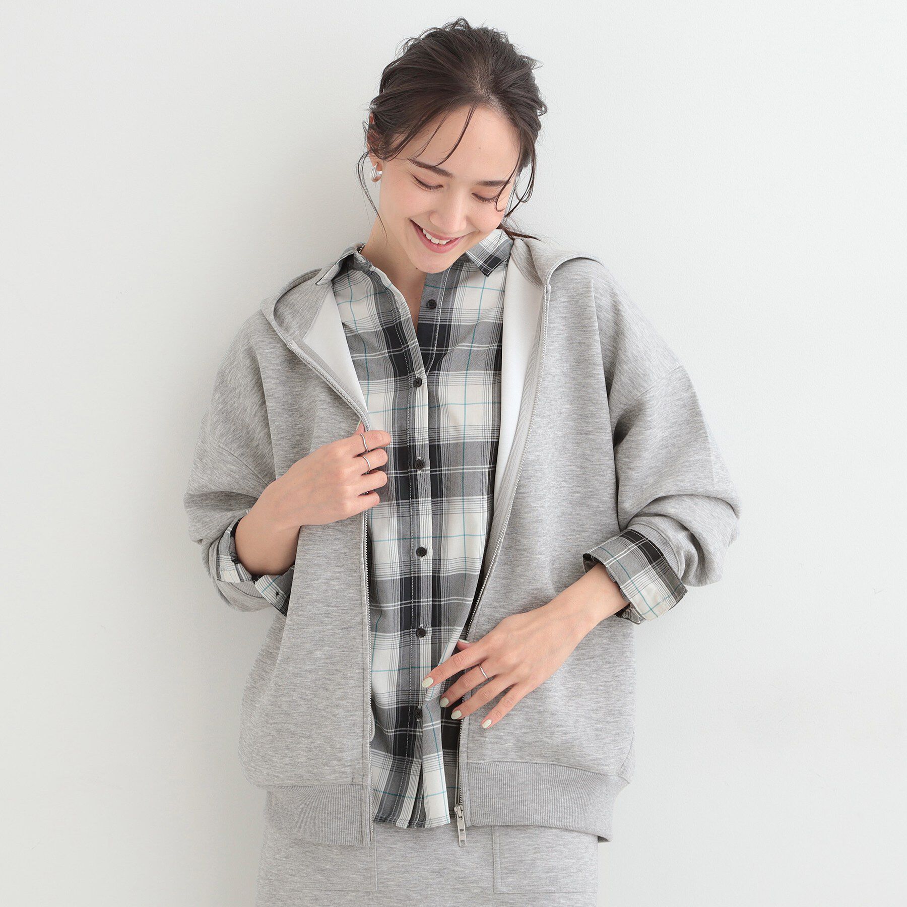 SHOO･LA･RUE「【セットアップ可/S-LL/なめらかタッチ】大人カジュアルスタイルに ZIPパーカ」|パーカー|