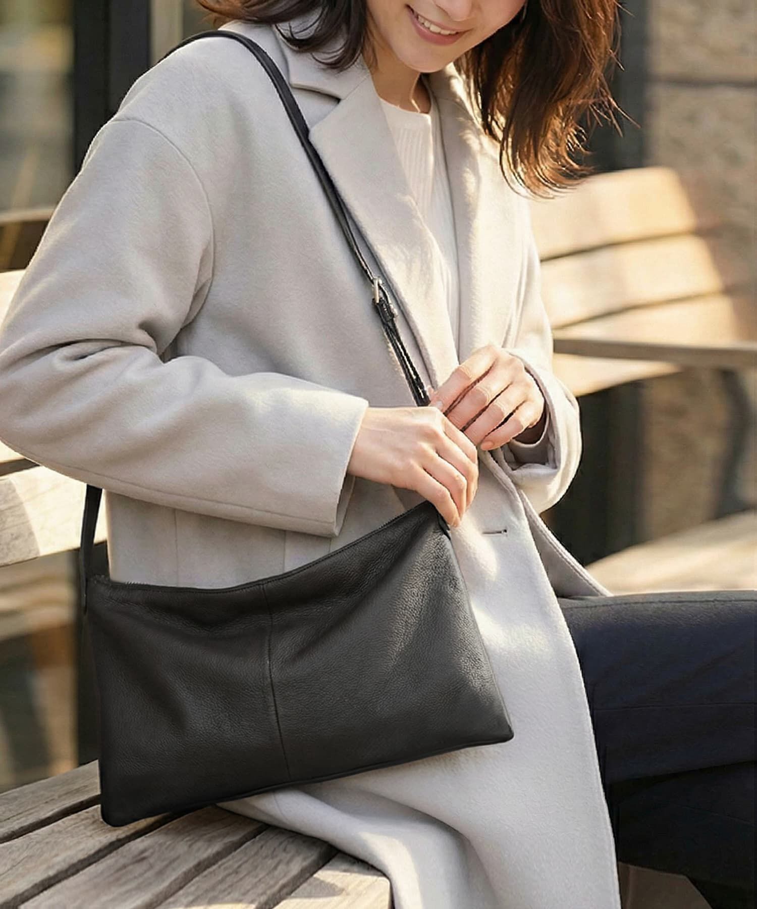 STYLE DELI「【DELI by】ソフトドレープ・リアルレザースリムショルダーバッグ」|ショルダー・メッセンジャー|ブラック