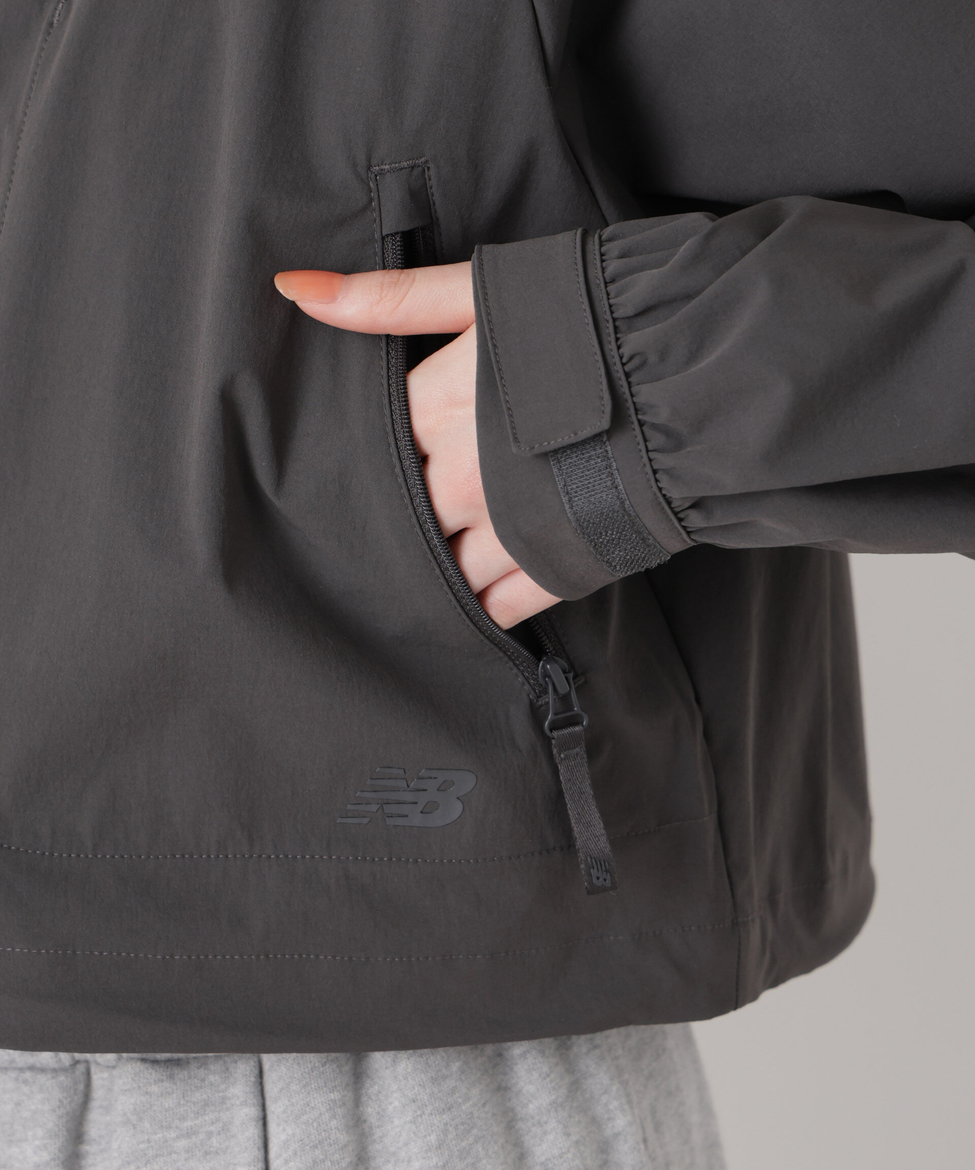 nano･universe「new balance/NB Greyクロップドジャケット」|ブルゾン・スタジャン|