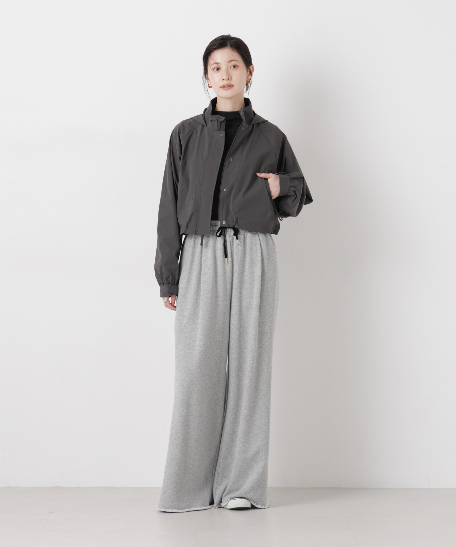 nano･universe「new balance/NB Greyクロップドジャケット」|ブルゾン・スタジャン|