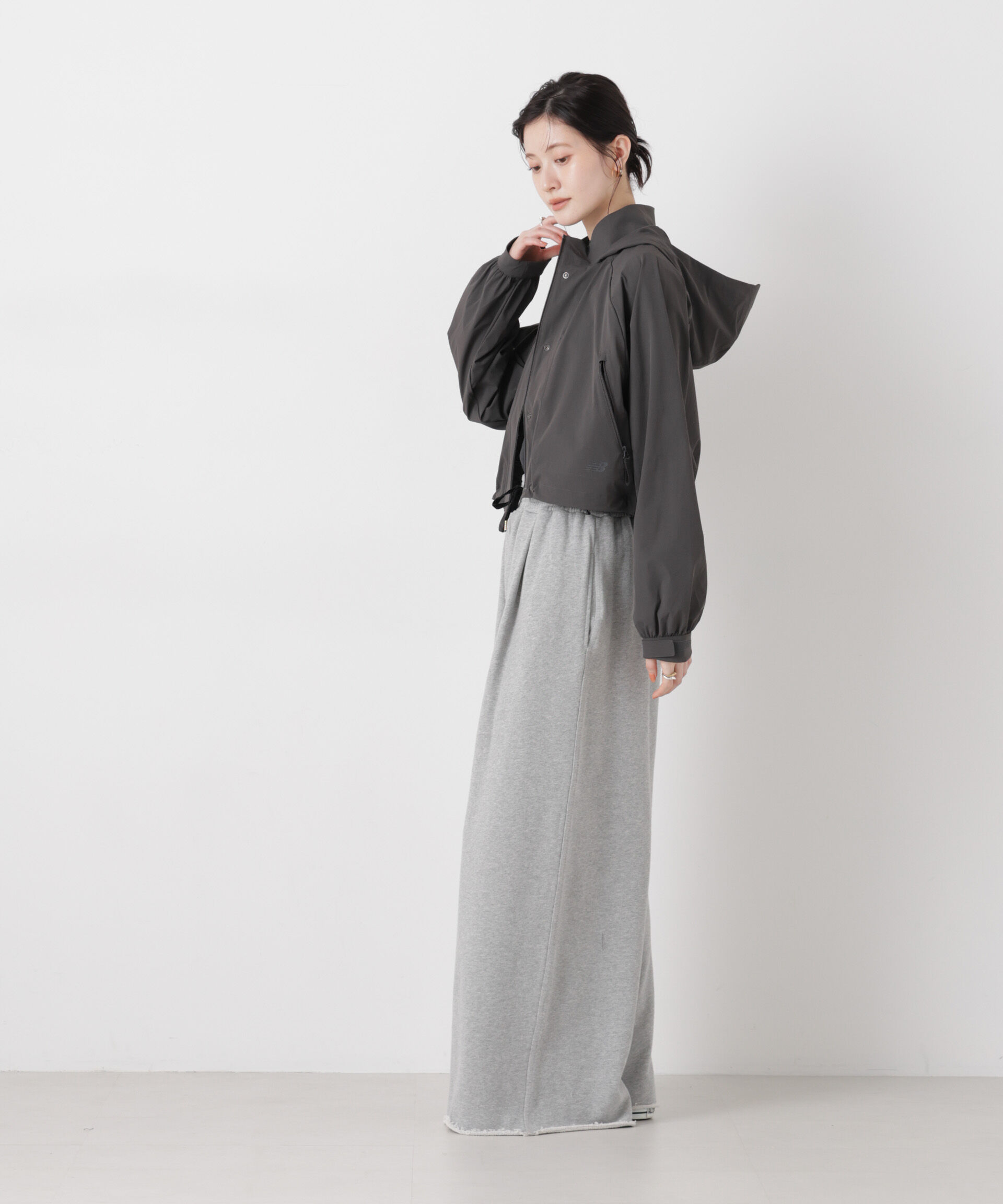 nano･universe「new balance/NB Greyクロップドジャケット」|ブルゾン・スタジャン|