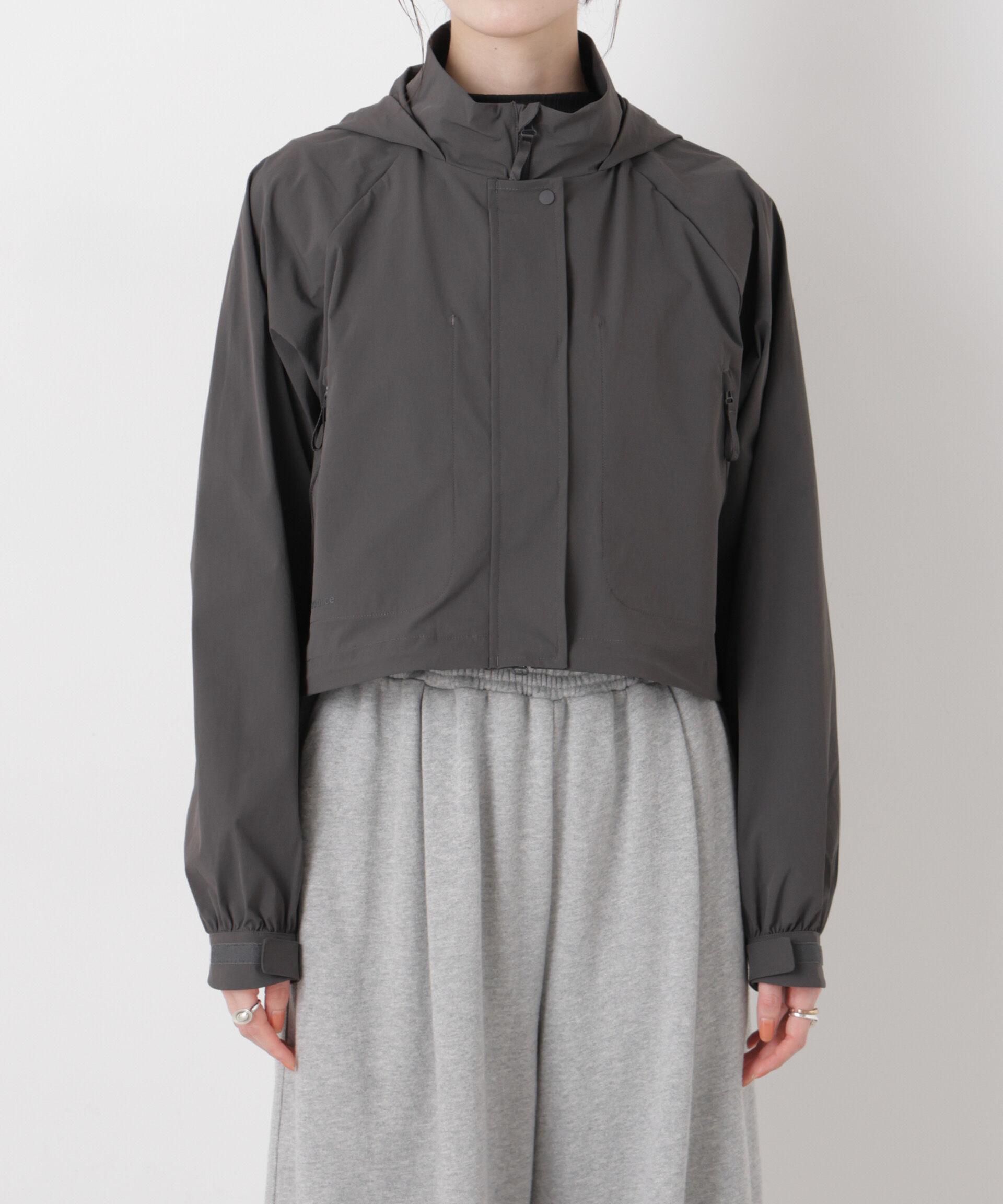 nano･universe「new balance/NB Greyクロップドジャケット」|ブルゾン・スタジャン|