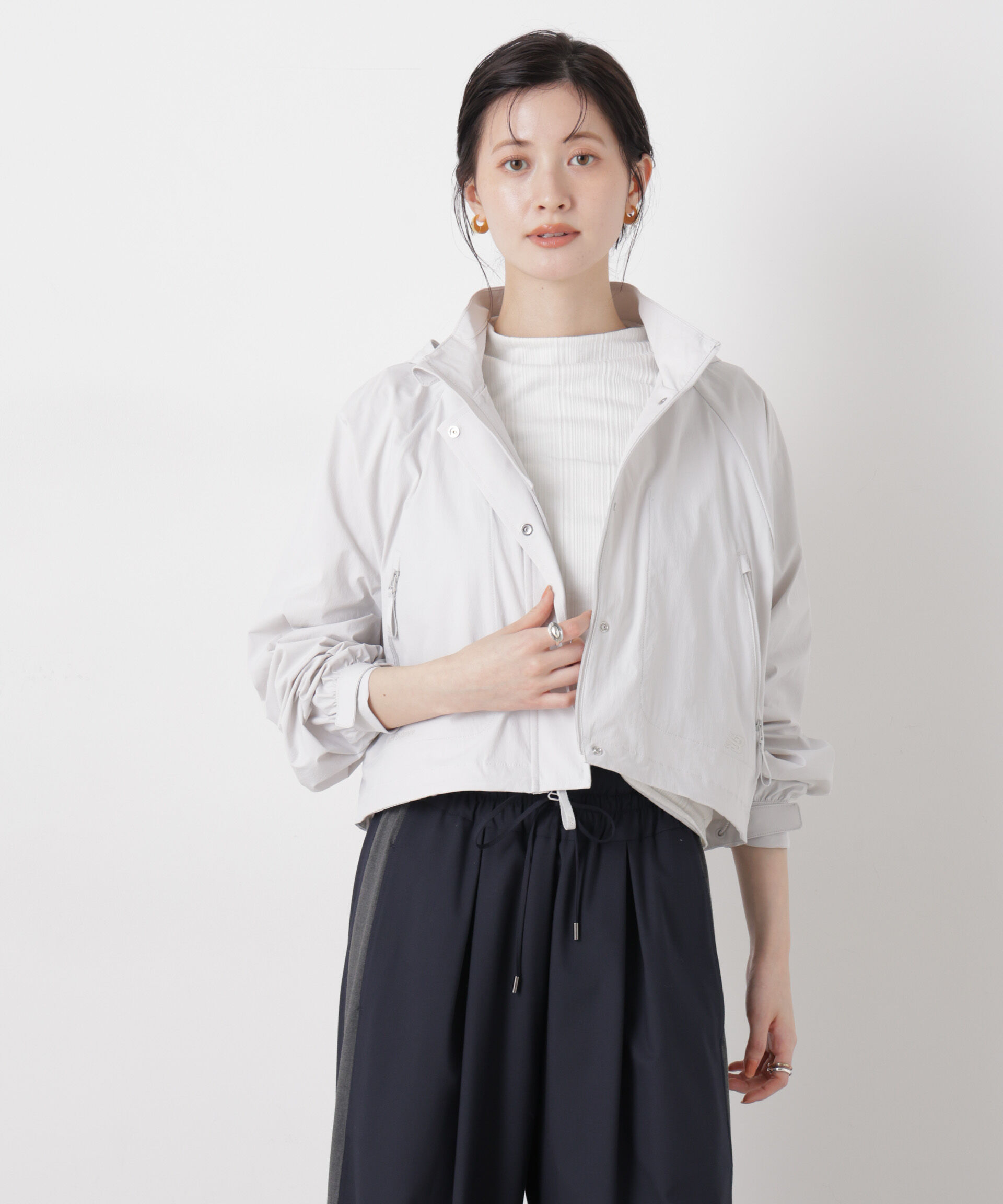 nano･universe「new balance/NB Greyクロップドジャケット」|ブルゾン・スタジャン|