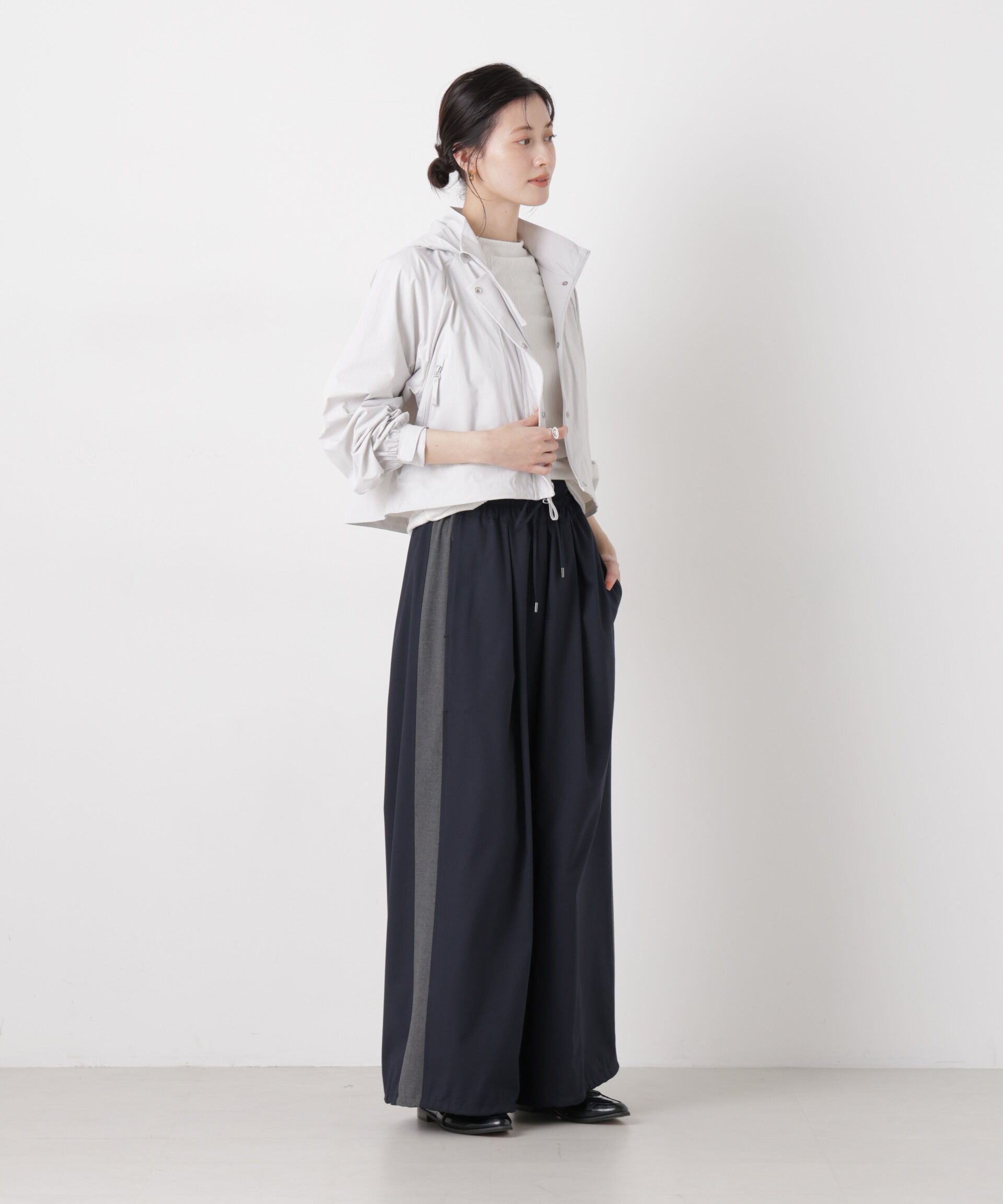 nano･universe「new balance/NB Greyクロップドジャケット」|ブルゾン・スタジャン|