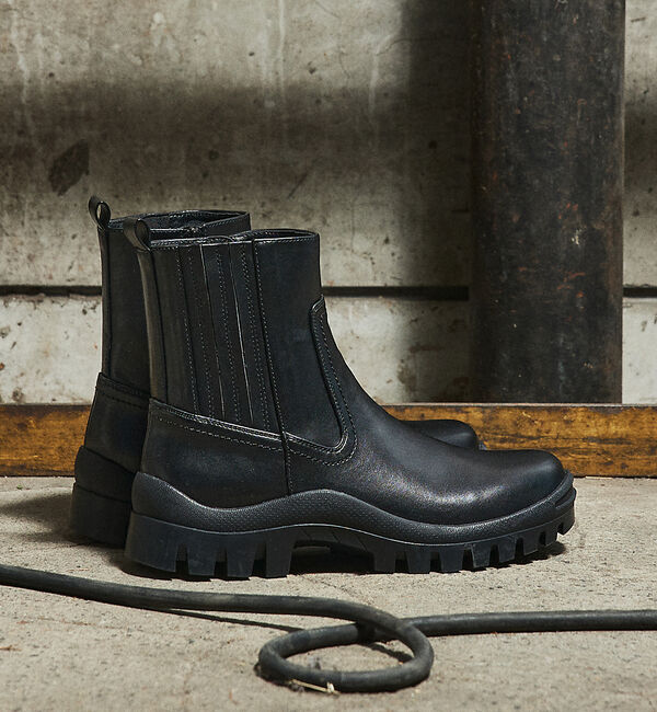 AU BANNISTER「【LAROUTE】厚底 ショートサイドゴアブーツ」|ショートブーツ|ブラック