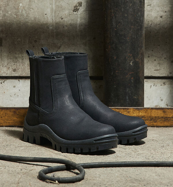 AU BANNISTER「【LAROUTE】厚底 ショートサイドゴアブーツ」|ショートブーツ|ブラック系その他2