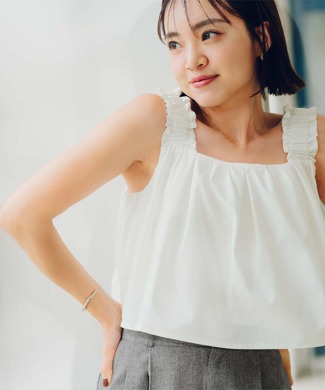 ur's「【春名亜美さんコラボアイテム】2wayフリルショルダートップス」|シャツ・ブラウス|
