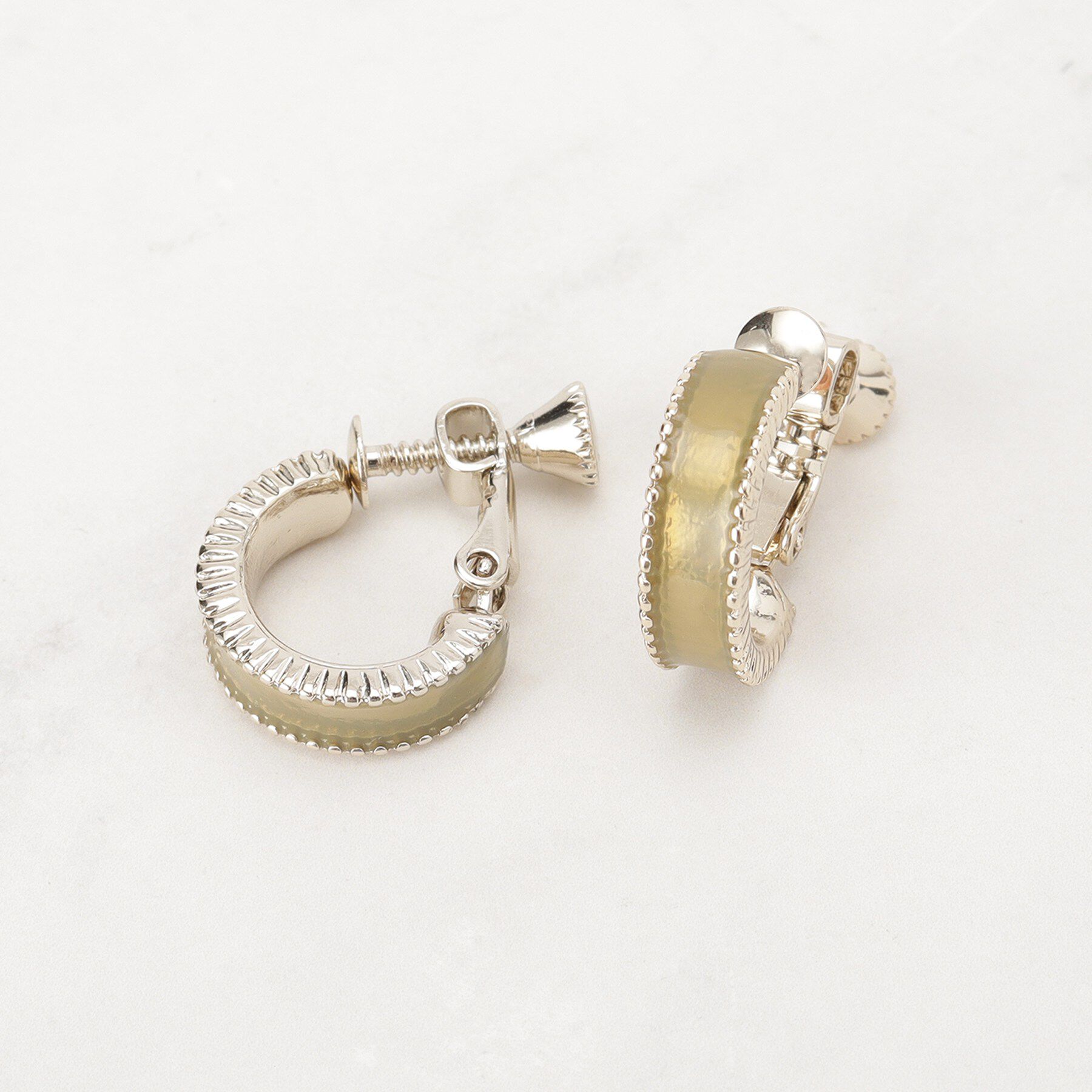 grove「カラーエポイヤリング」|イヤリング|ライトベージュ(05