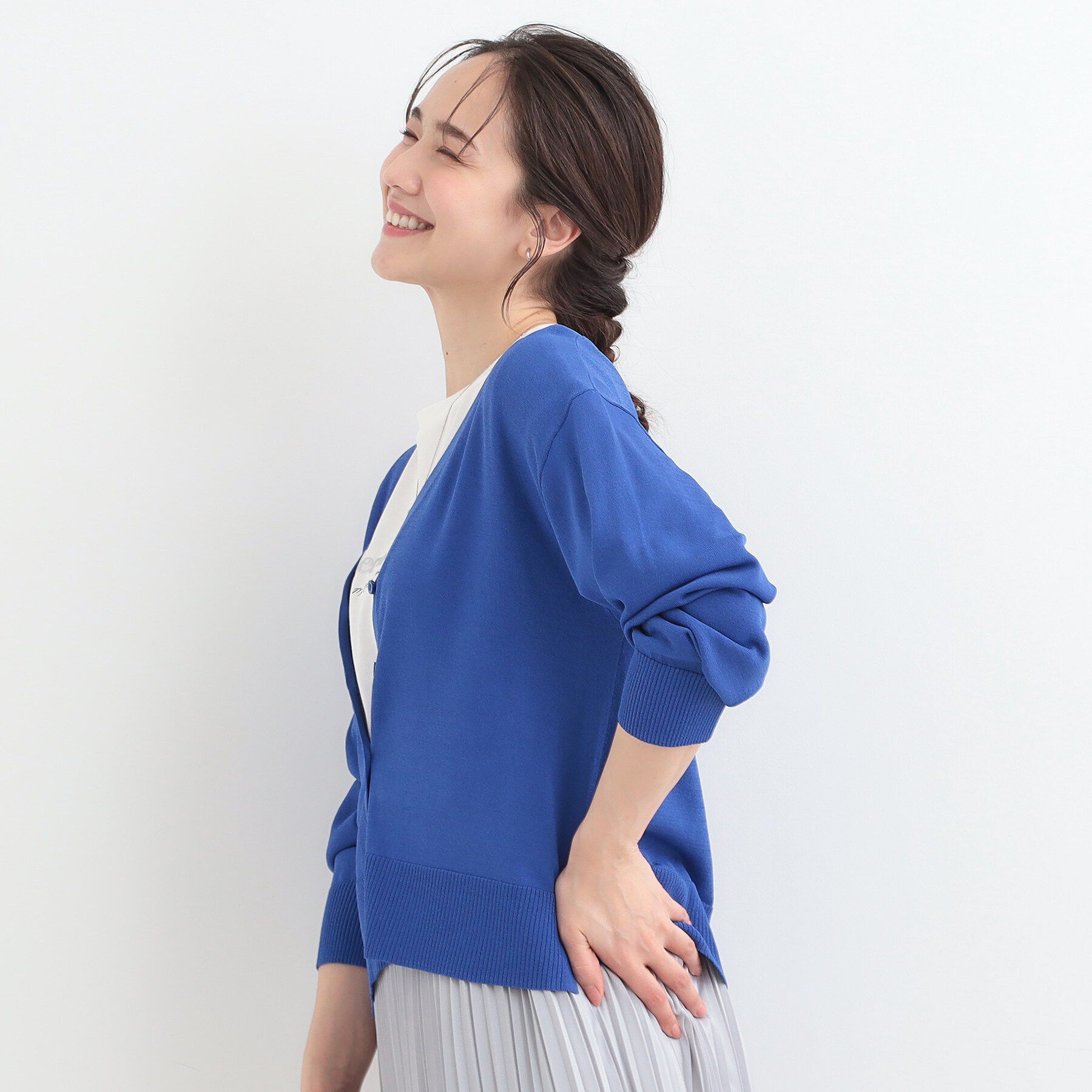 SHOO･LA･RUE「【洗濯機可/ひんやり/UV】さらっとしたタッチが心地よい ショートVカーディガン」|カーディガン|