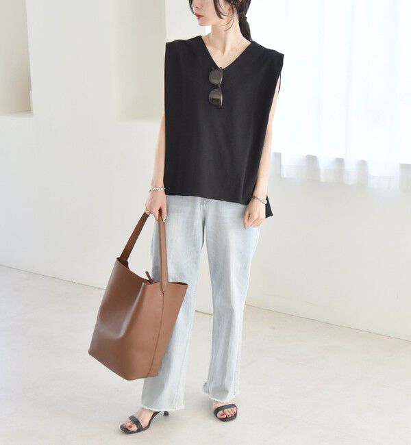 quaranciel「quaranciel:〈接触冷感/汗染み防止加工/洗濯機可能〉Vネック ノースリーブ プルオーバー」|Tシャツ・カットソー|