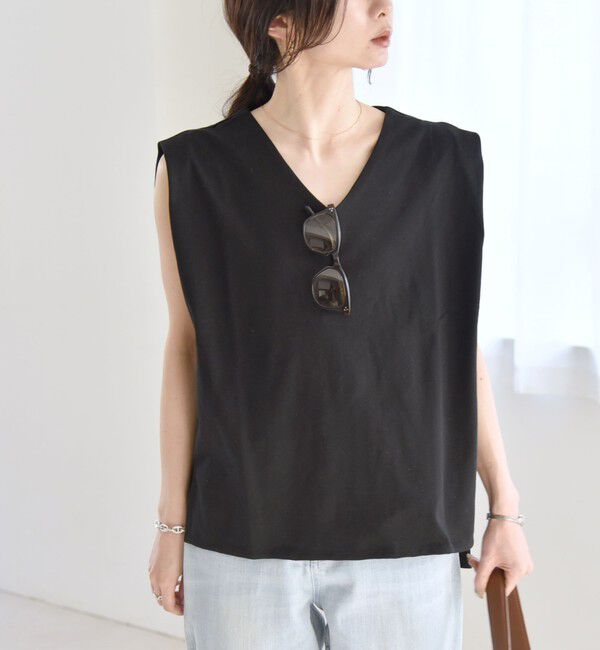 quaranciel「quaranciel:〈接触冷感/汗染み防止加工/洗濯機可能〉Vネック ノースリーブ プルオーバー」|Tシャツ・カットソー|