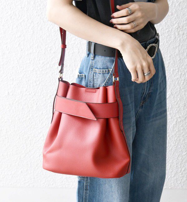 SHIPS any「SHIPS any: ベルト デザイン 巾着 ショルダー バッグ」|ショルダー・メッセンジャー|レッド