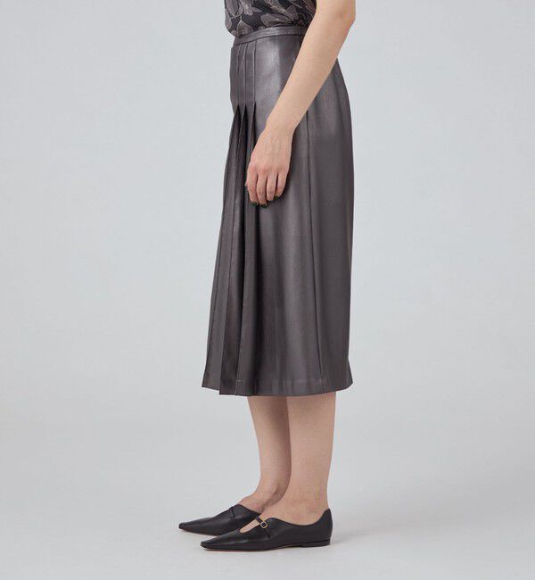 TOMORROWLAND collection「ロイヤルレザーライククロス アシンメトリープリーツスカート」|スカート|