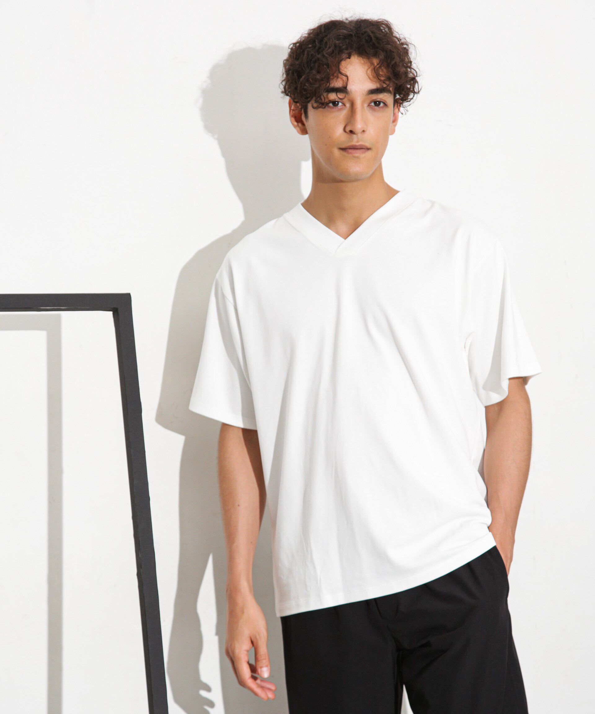 nano･universe「Anti Soaked 汗染み防止 VカラーネックTシャツ」|Tシャツ・カットソー|