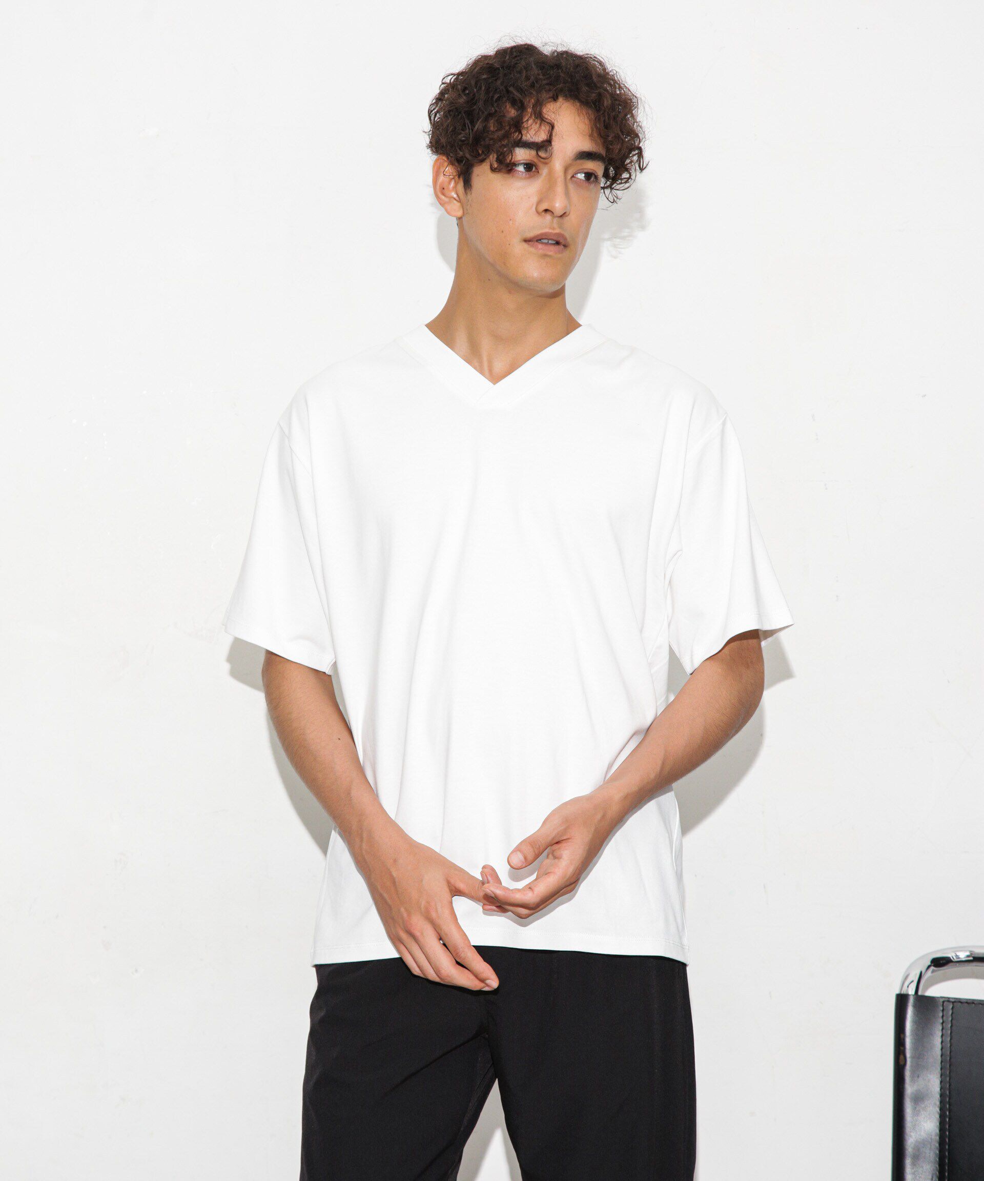 nano･universe「Anti Soaked 汗染み防止 VカラーネックTシャツ」|Tシャツ・カットソー|