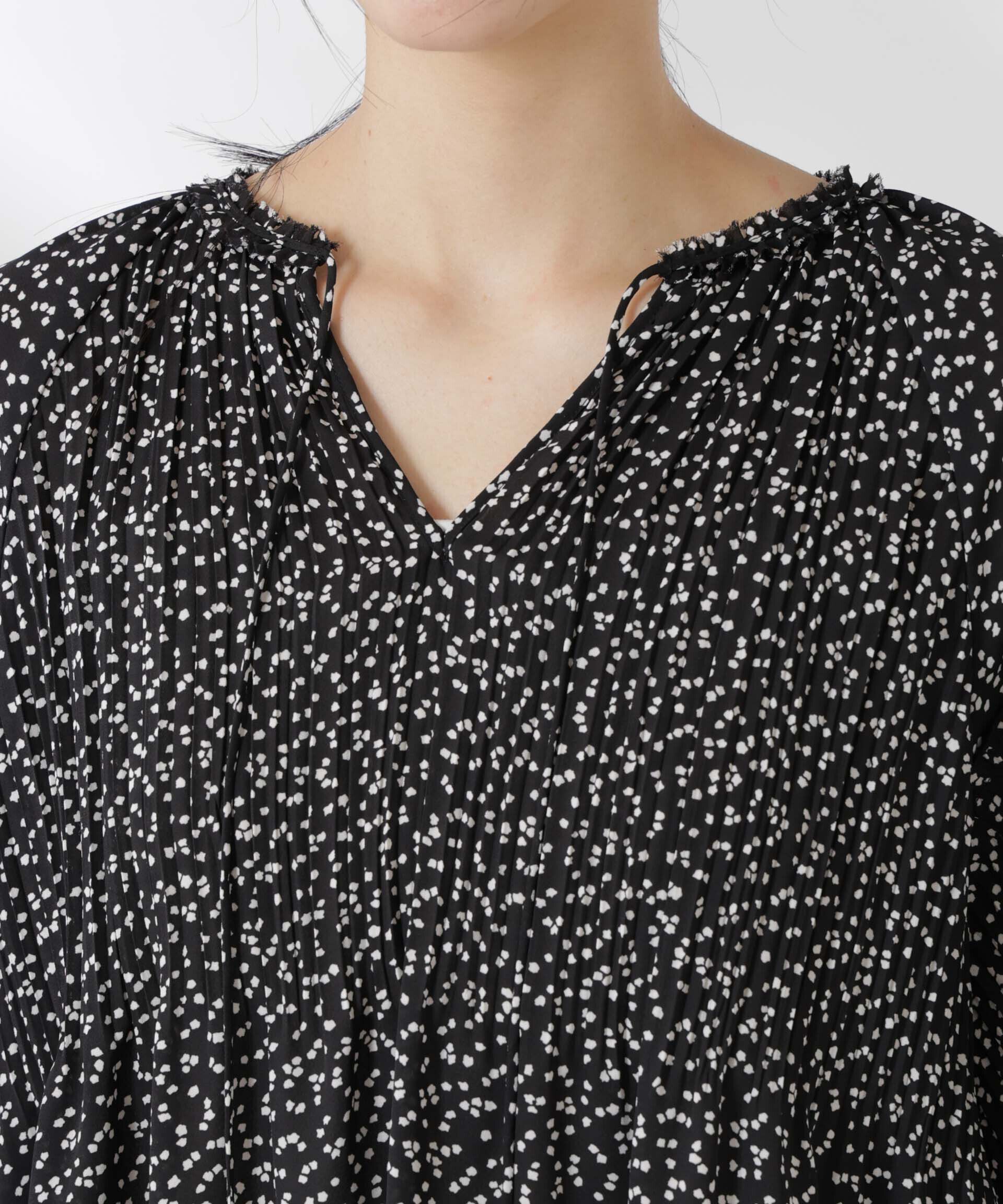 nano･universe「ランダムドットプリーツブラウス」|シャツ・ブラウス|