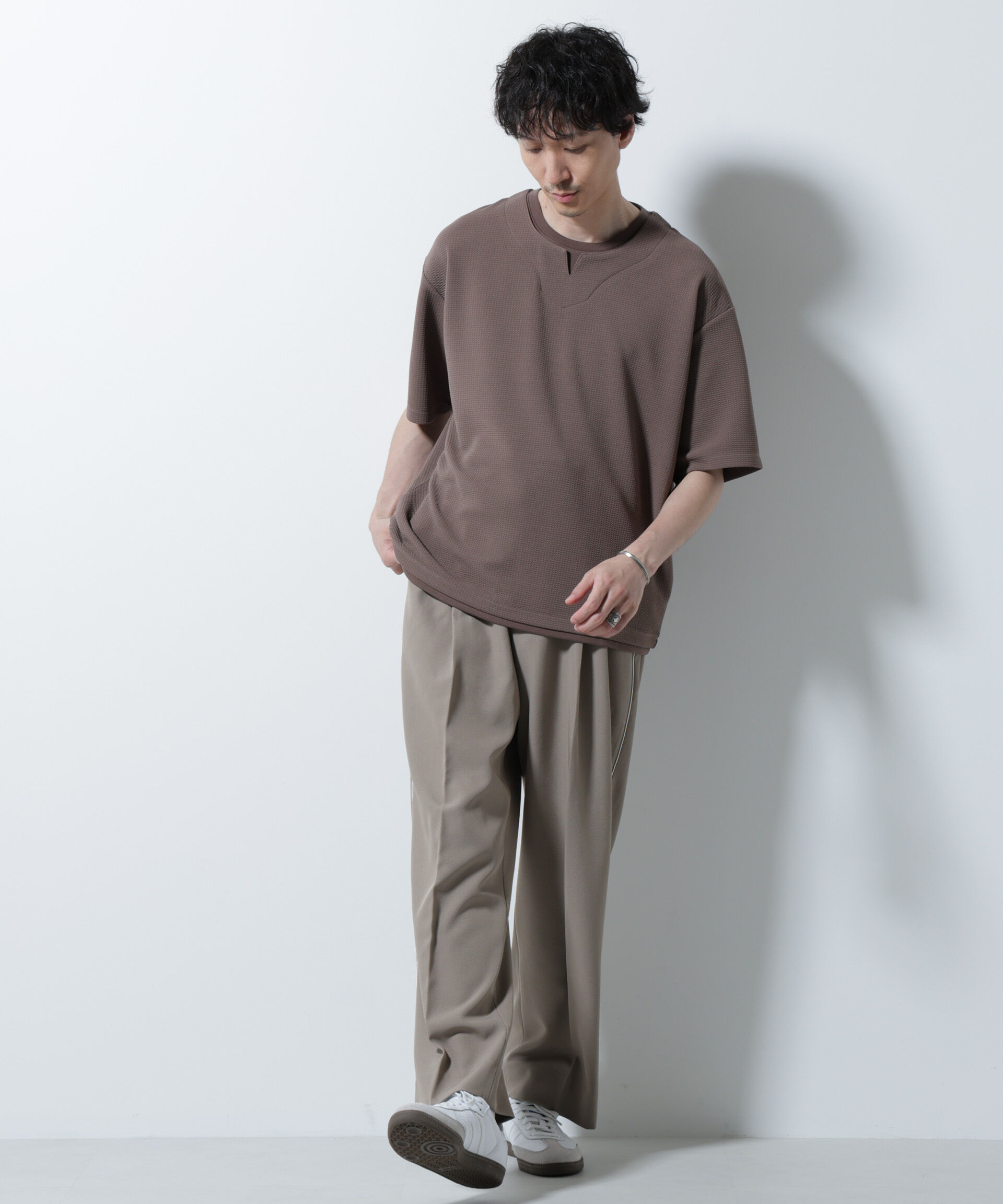 nano･universe「フェイクレイヤードキーネックTシャツ 半袖」|Tシャツ・カットソー|