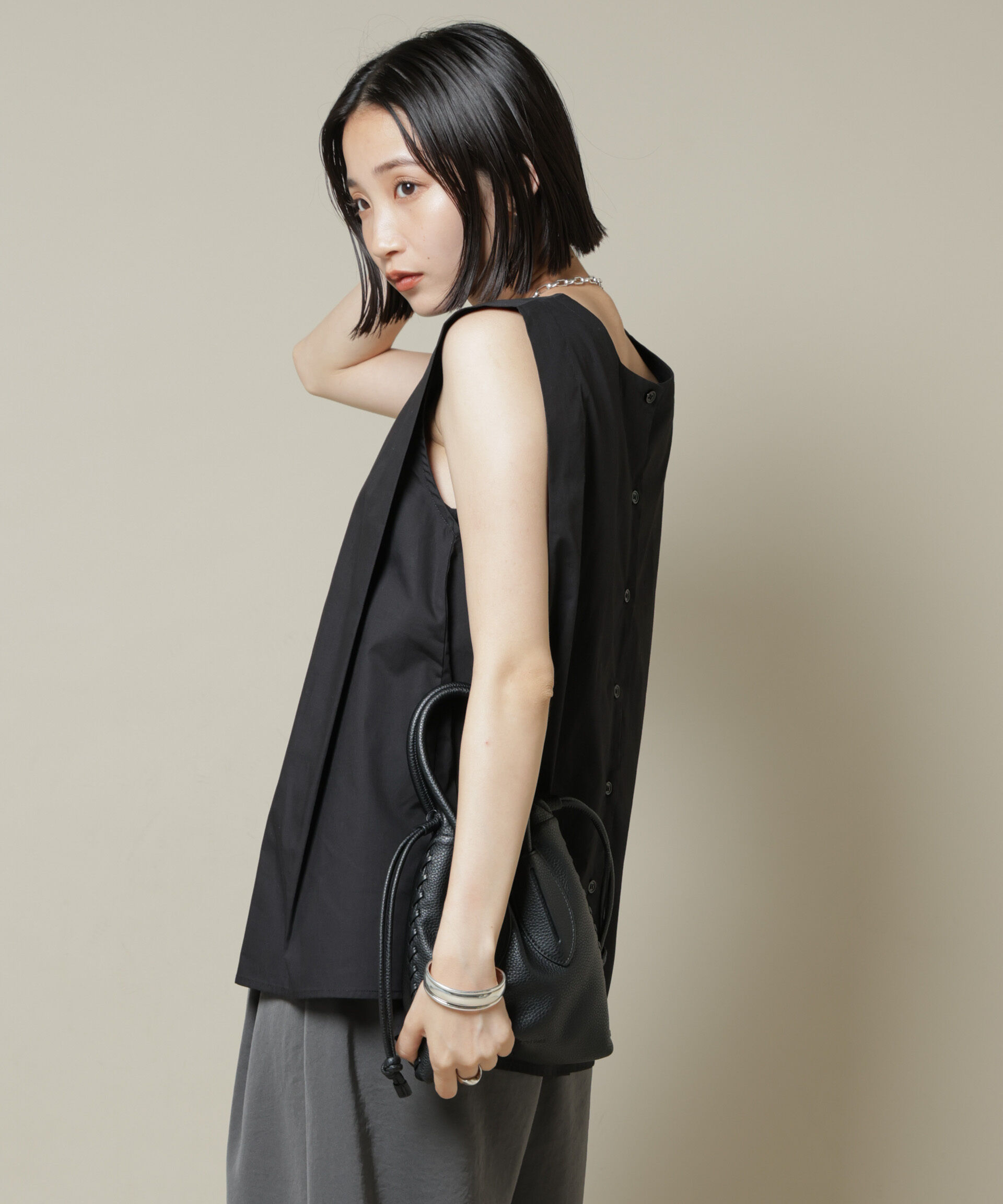 nano･universe「前後2wayブロードボタンデザインノースリーブブラウス」|シャツ・ブラウス|