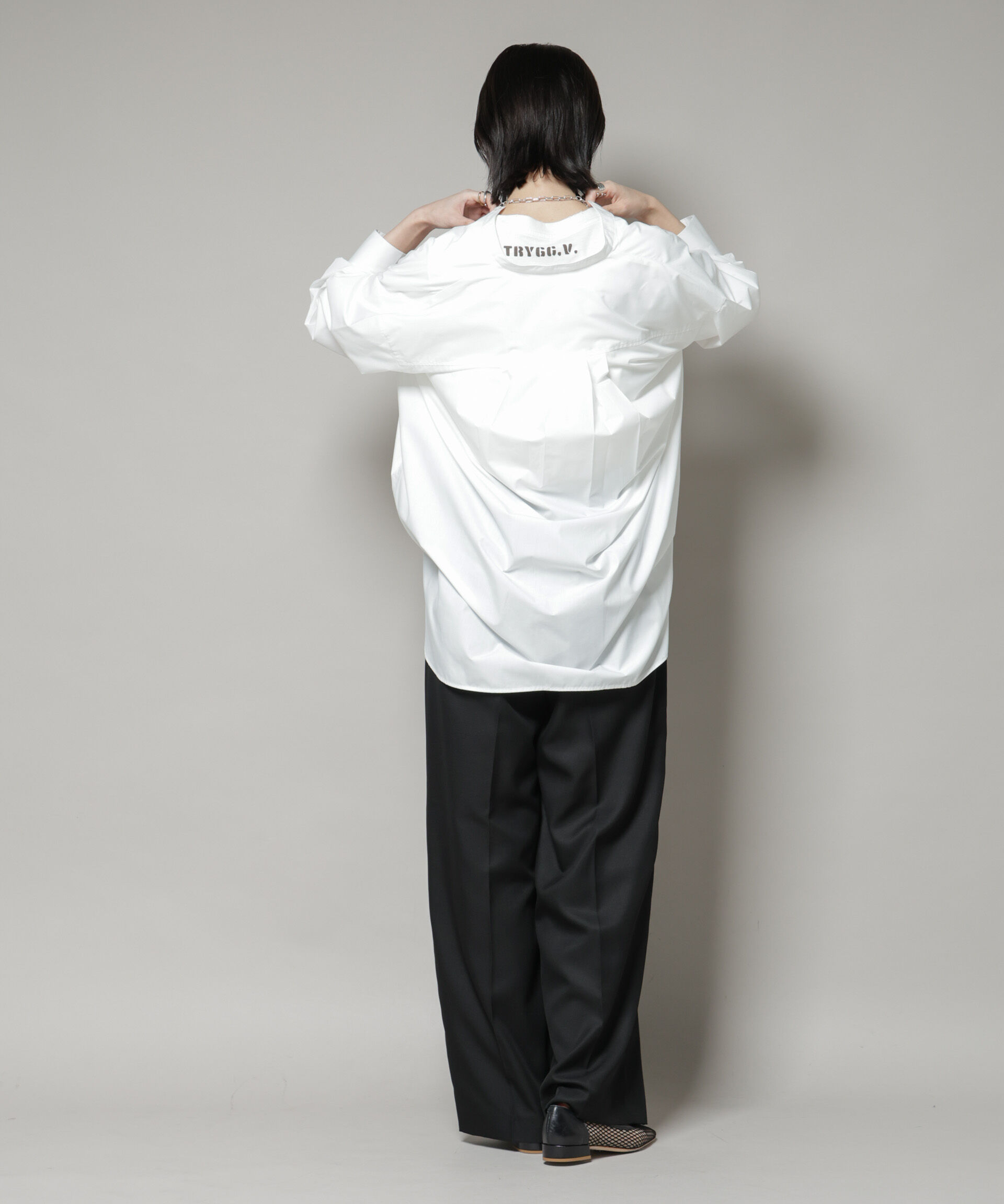 nano･universe「サイドタブセンタープレスセミワイドパンツ」|チノ|