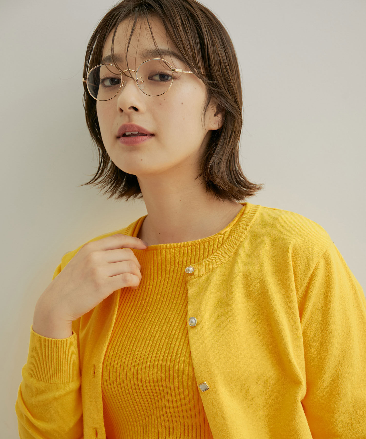 VIS「【洗える・吸湿発熱・静電防止】色々釦クルーネックカーディガン【ECO THERMO WALKER(R)】」|カーディガン|