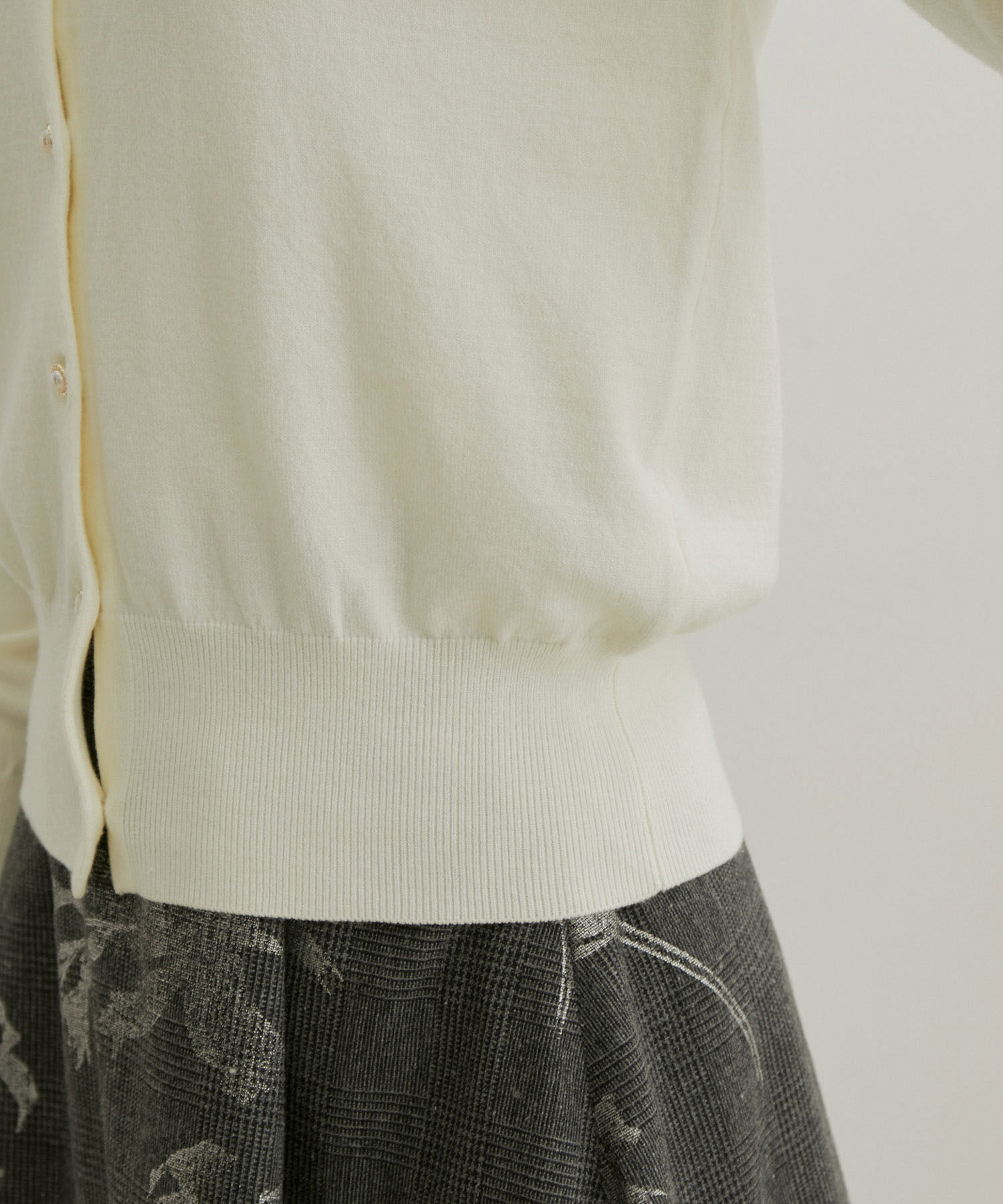 VIS「【洗える・吸湿発熱・静電防止】色々釦クルーネックカーディガン【ECO THERMO WALKER(R)】」|カーディガン|