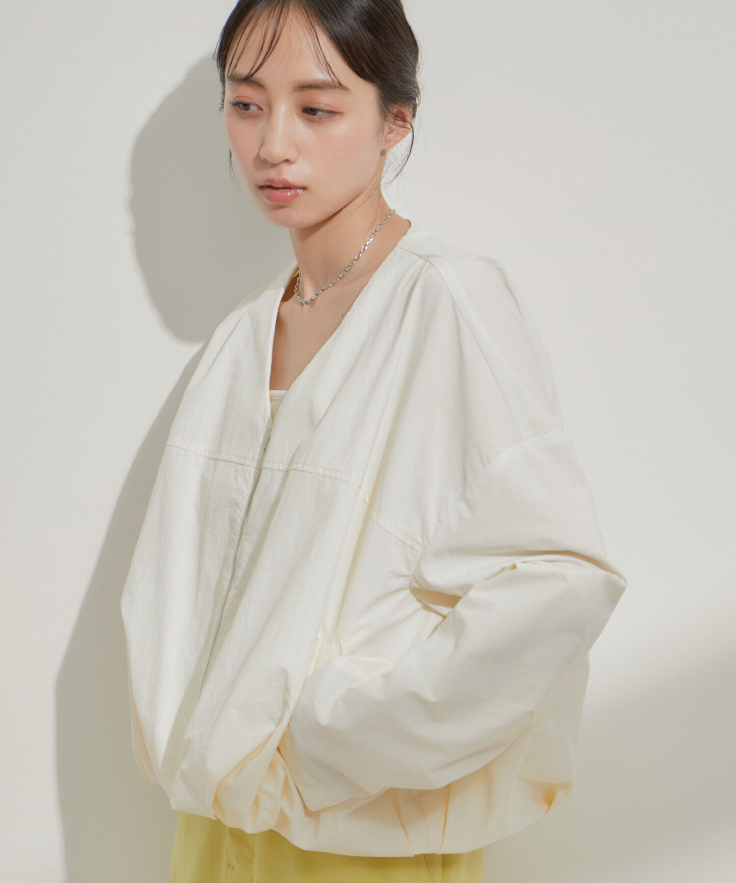 VIS「Vネックボリュームギャザーブルゾン【UVケア・撥水】」|ブルゾン・スタジャン|