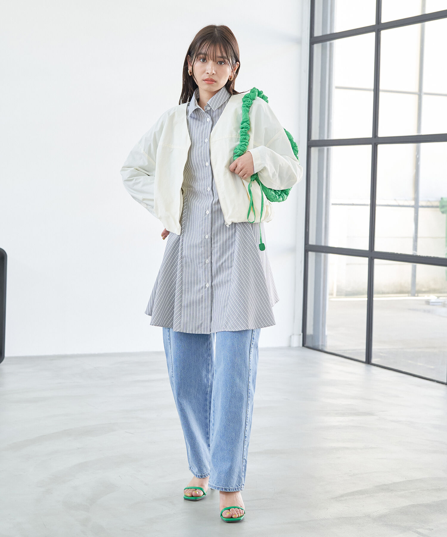 VIS「Vネックボリュームギャザーブルゾン【UVケア・撥水】」|ブルゾン・スタジャン|