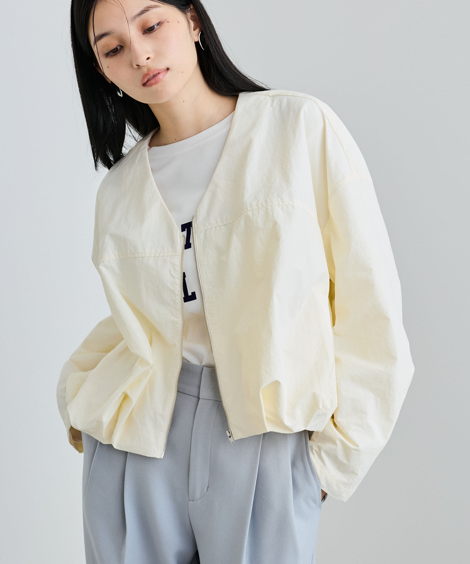 VIS「Vネックボリュームギャザーブルゾン【UVケア・撥水】」|ブルゾン・スタジャン|