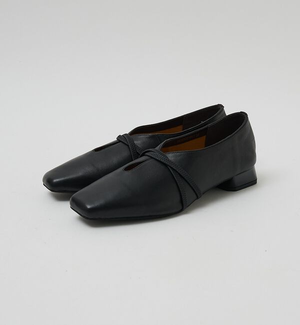 AU BANNISTER「【YouTuber紹介】ストラップソフトレザーフラットパンプス」|その他|