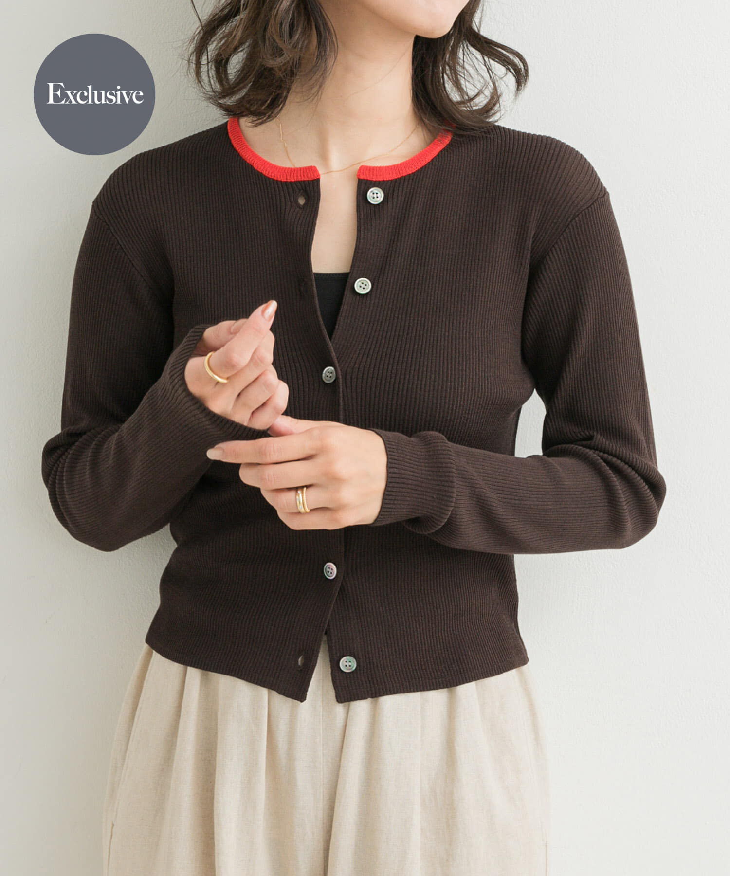 URBAN RESEARCH DOORS「『別注』Audrey and John Wad&times;DOORS　バイカラーカーディガン」|カーディガン|ブラウン系その他