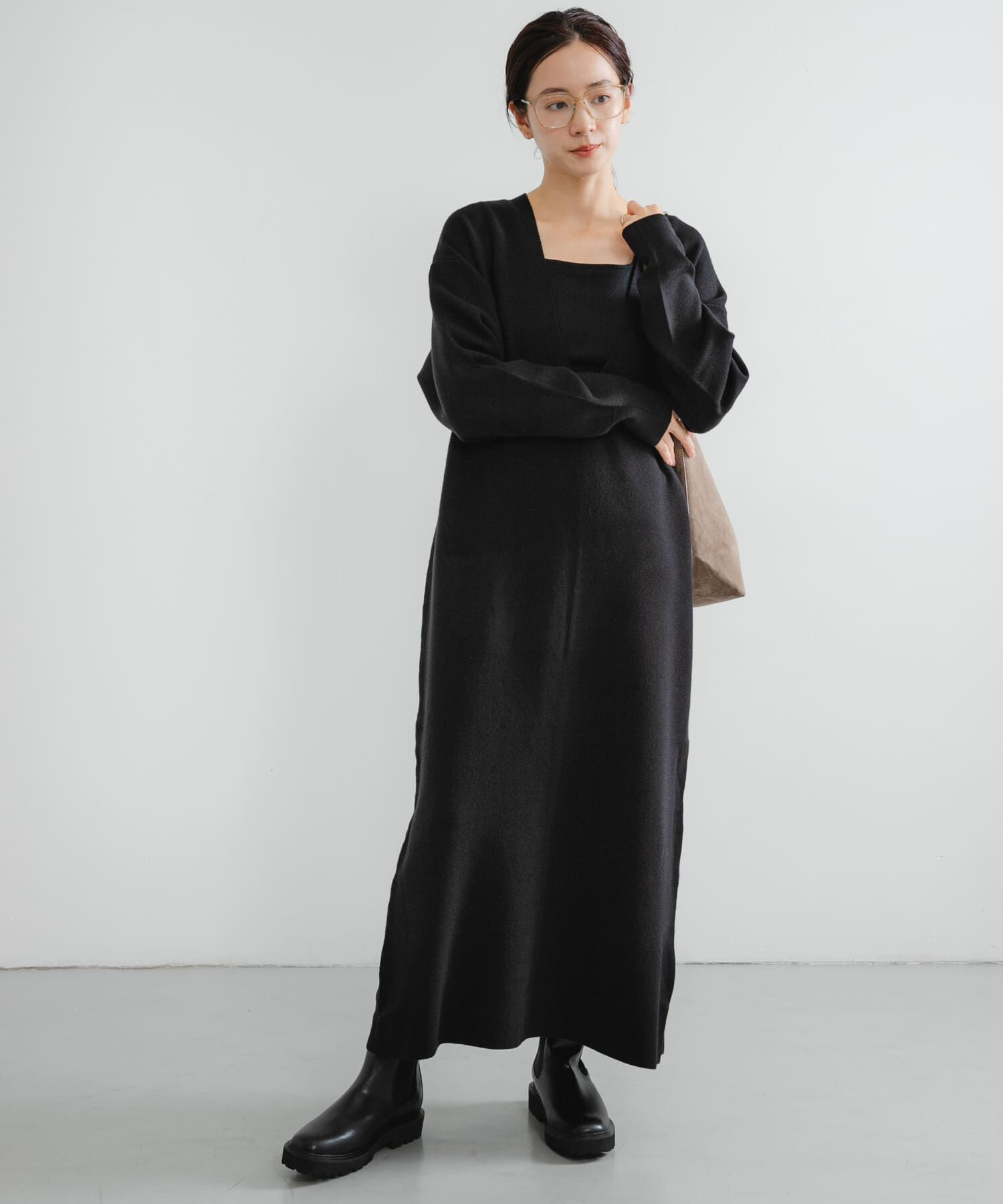 URBAN RESEARCH「深Vネックニットワンピース」|ワンピース|ブラック