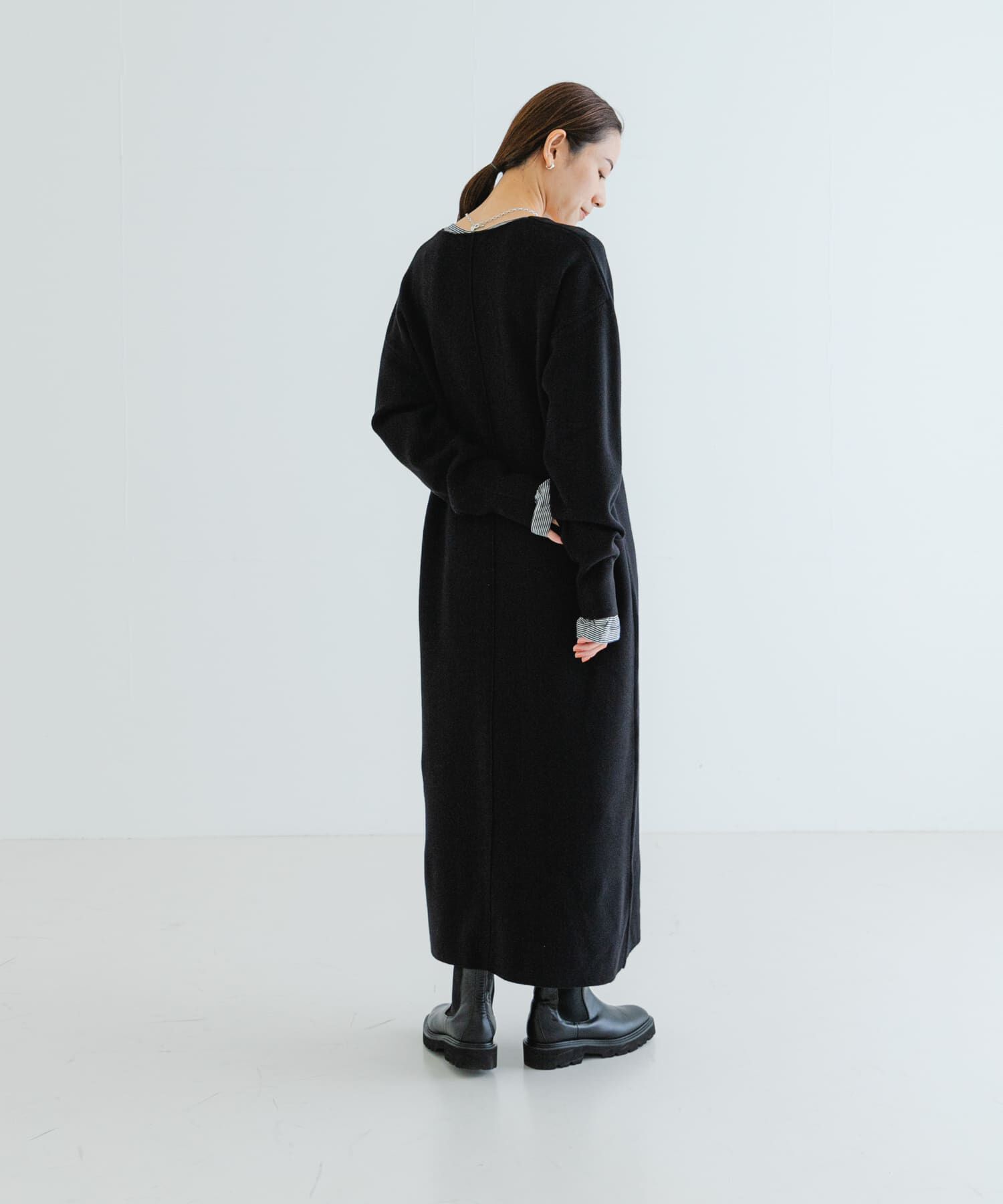 URBAN RESEARCH「深Vネックニットワンピース」|ワンピース|