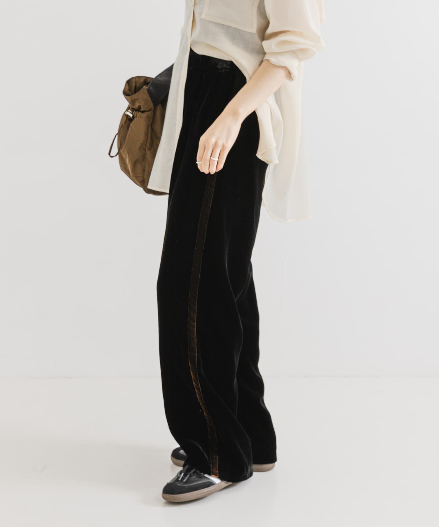 URBAN RESEARCH「サイドラインベロアイージーパンツ」|その他|